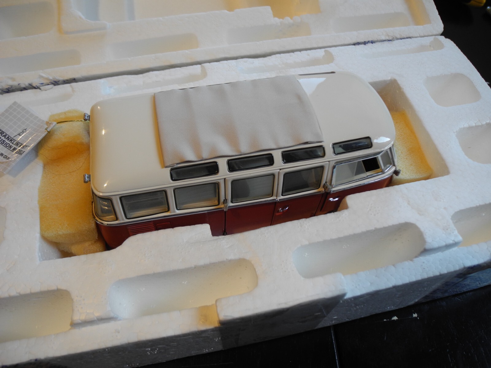 Collectors\' FIND, Franklin Mint 1962 MICROBUS, 1:24, NIB, Retired, BRAND NEW