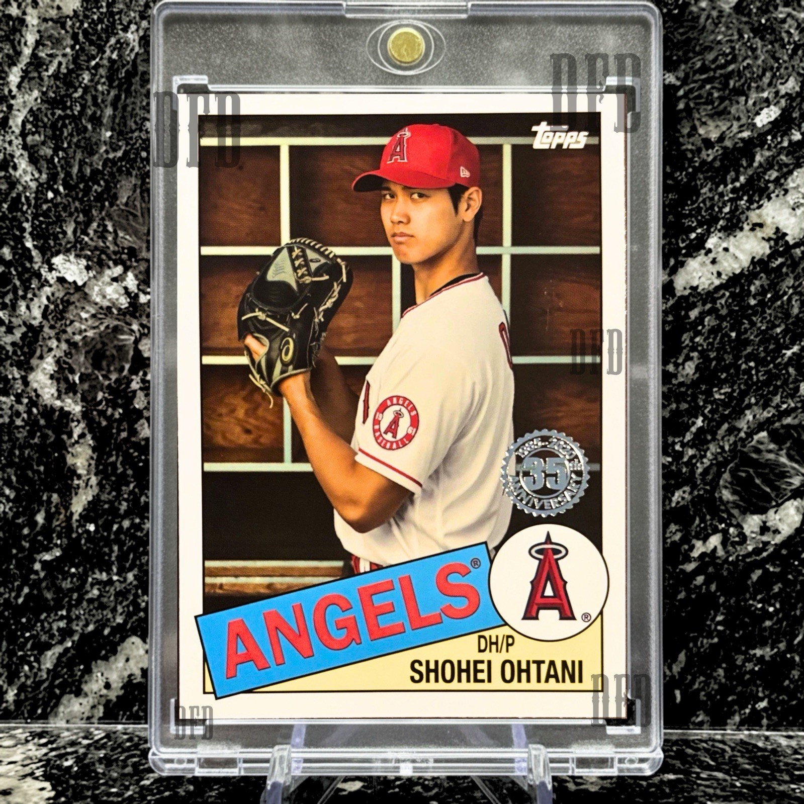 Shohei Ohtani ULTRA RARE INVESTMENT CARD TOPPS ANGELS ROOKIE of the year MVP Shohei Ohtani ULTRA RARE INVESTMENT CARD TOPPS ANGELS ROOKIE of the year MVP