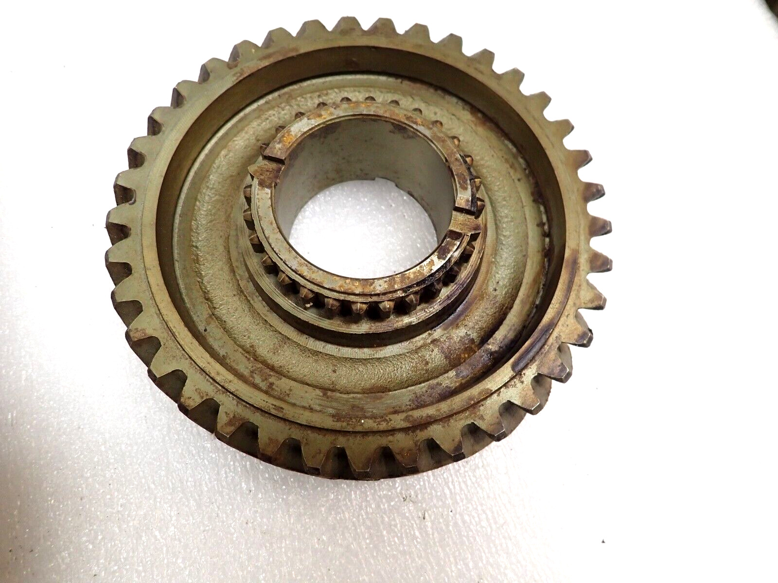 NOS TRANSMISSION MAIN SHAFT 2nd GEAR FOR 1965-72 CHEVY GMC TRUCKS WITH 5-SPEED