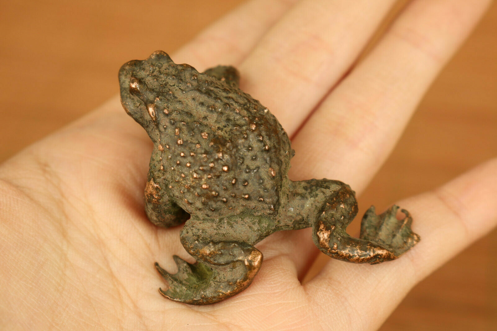 Antique old bronze hand casting fortune frog statue jin chan tea pet tray deco