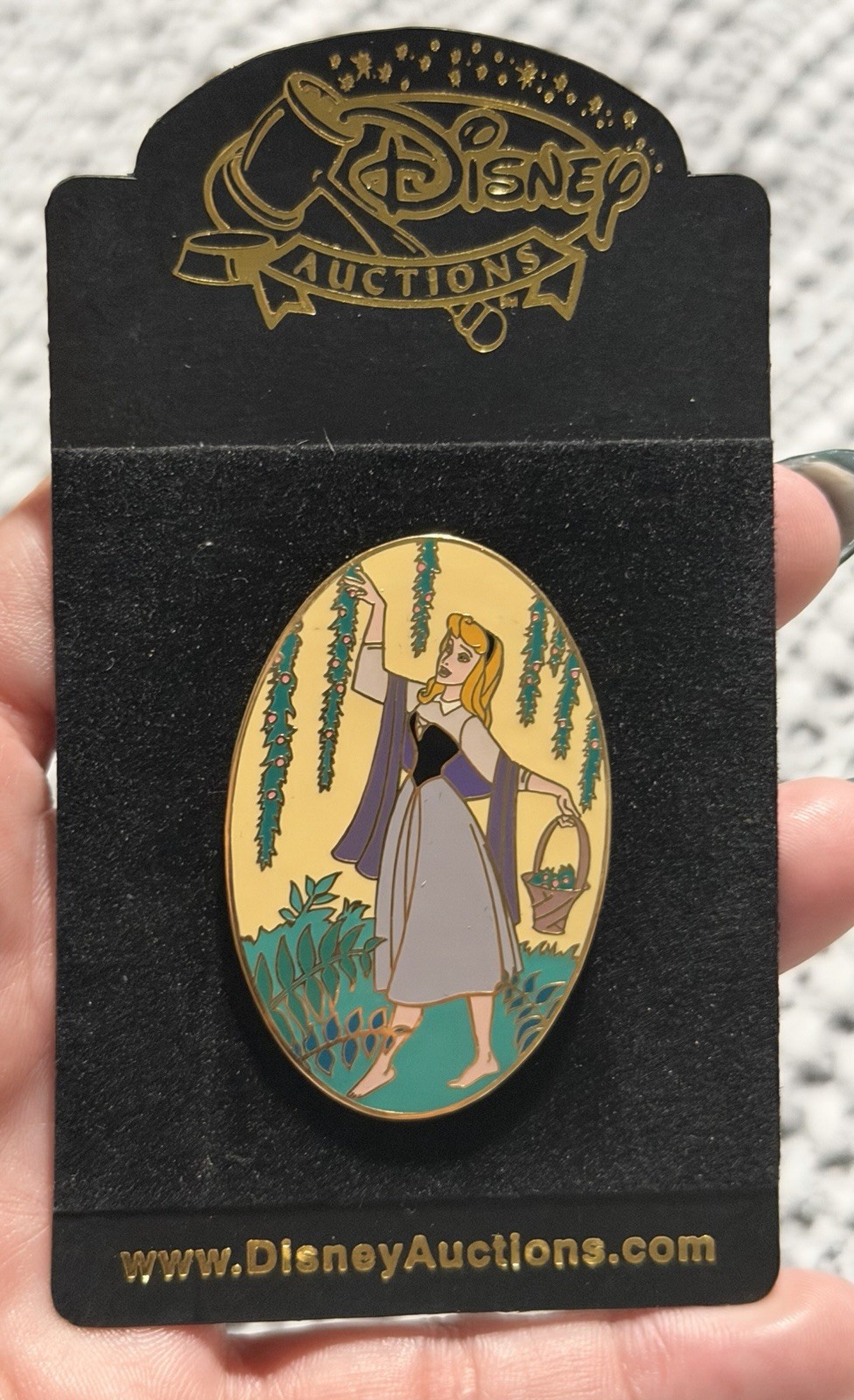 DISNEY AUCTIONS SLEEPING BEAUTY AURORA AS BRIAR ROSE PIN LE 250