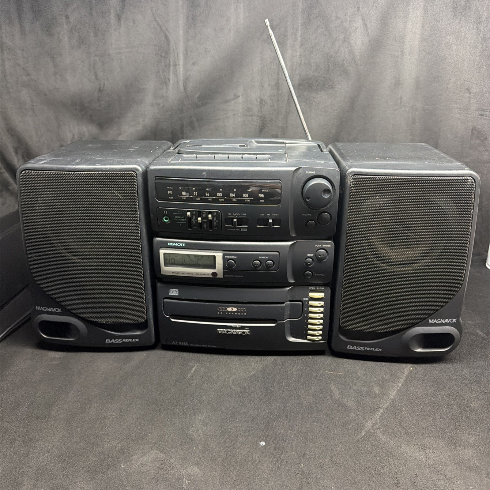 VTG MAGNAVOX AZ9855 CD Cassette Stereo Boombox AM/FM Radio WORKING VTG MAGNAVOX AZ9855 CD Cassette Stereo Boombox AM/FM Radio WORKING