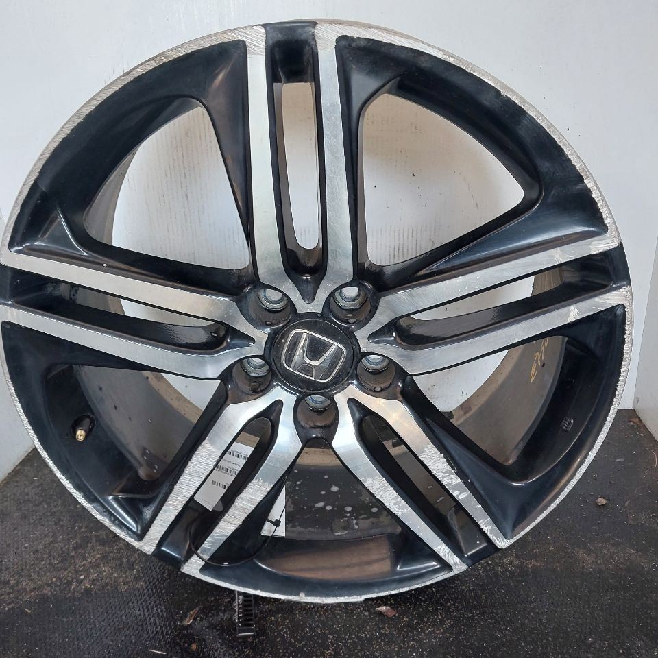 Wheel 19x8 Alloy Factory 5 Twin Spoke With Black Inlay Fits 16-17 ACCORD 1206679