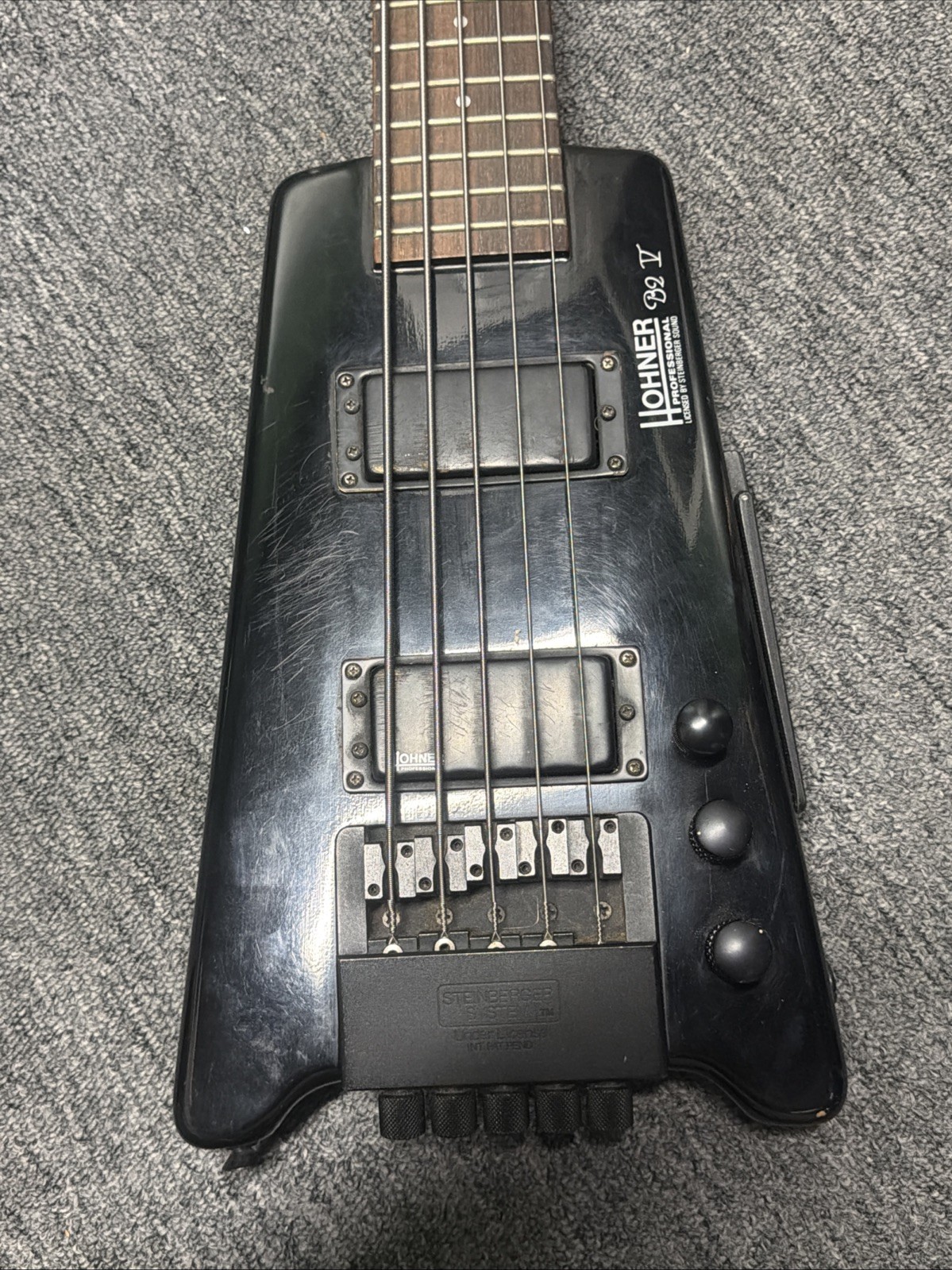 HOHNER B2 Used Black w/Soft case 5 String HOHNER B2 Used Black w/Soft case 5 String