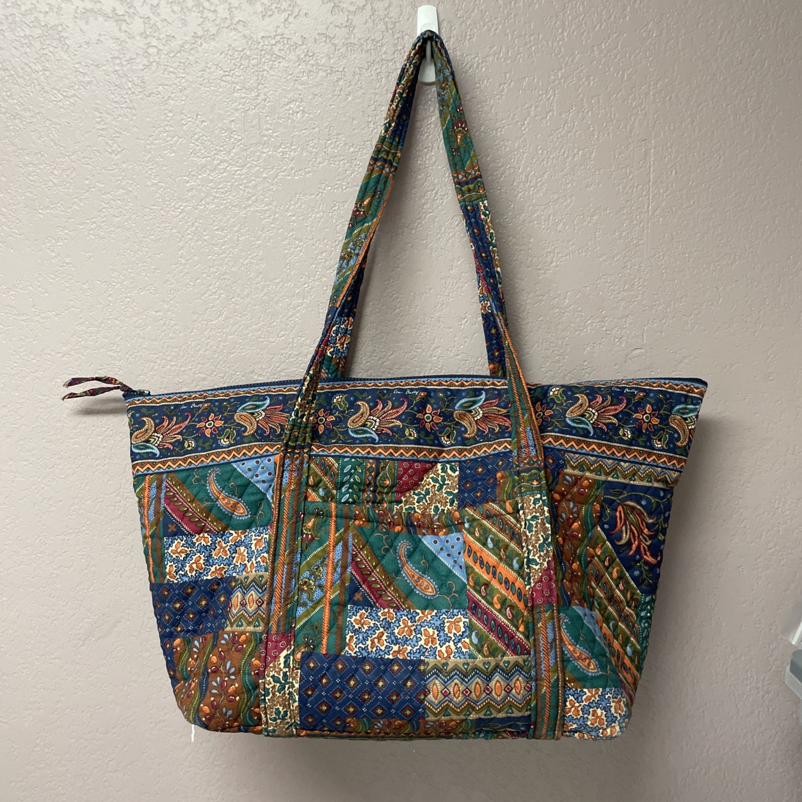 Vintage Retired VERA BRADLEY Designs Rare Medley Print Large 22” Duffel Bag Vintage Retired VERA BRADLEY Designs Rare Medley Print Large 22” Duffel Bag