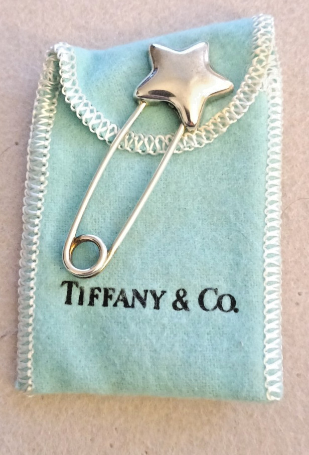 Tiffany & Co 925 Sterling Silver Star Star Diaper Pin w/ Pouch 1990s Vintage Tiffany & Co 925 Sterling Silver Star Star Diaper Pin w/ Pouch 1990s Vintage