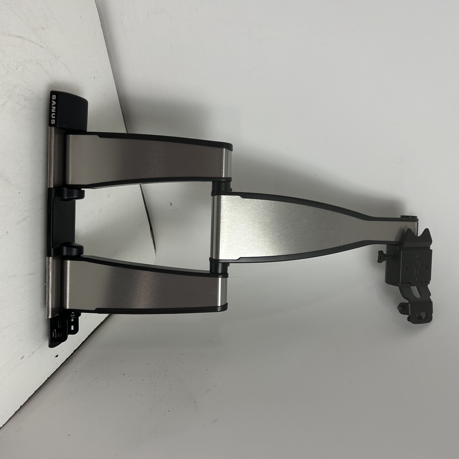Sanus Premium Full Motion TV Mount VMF720-S2  for 32