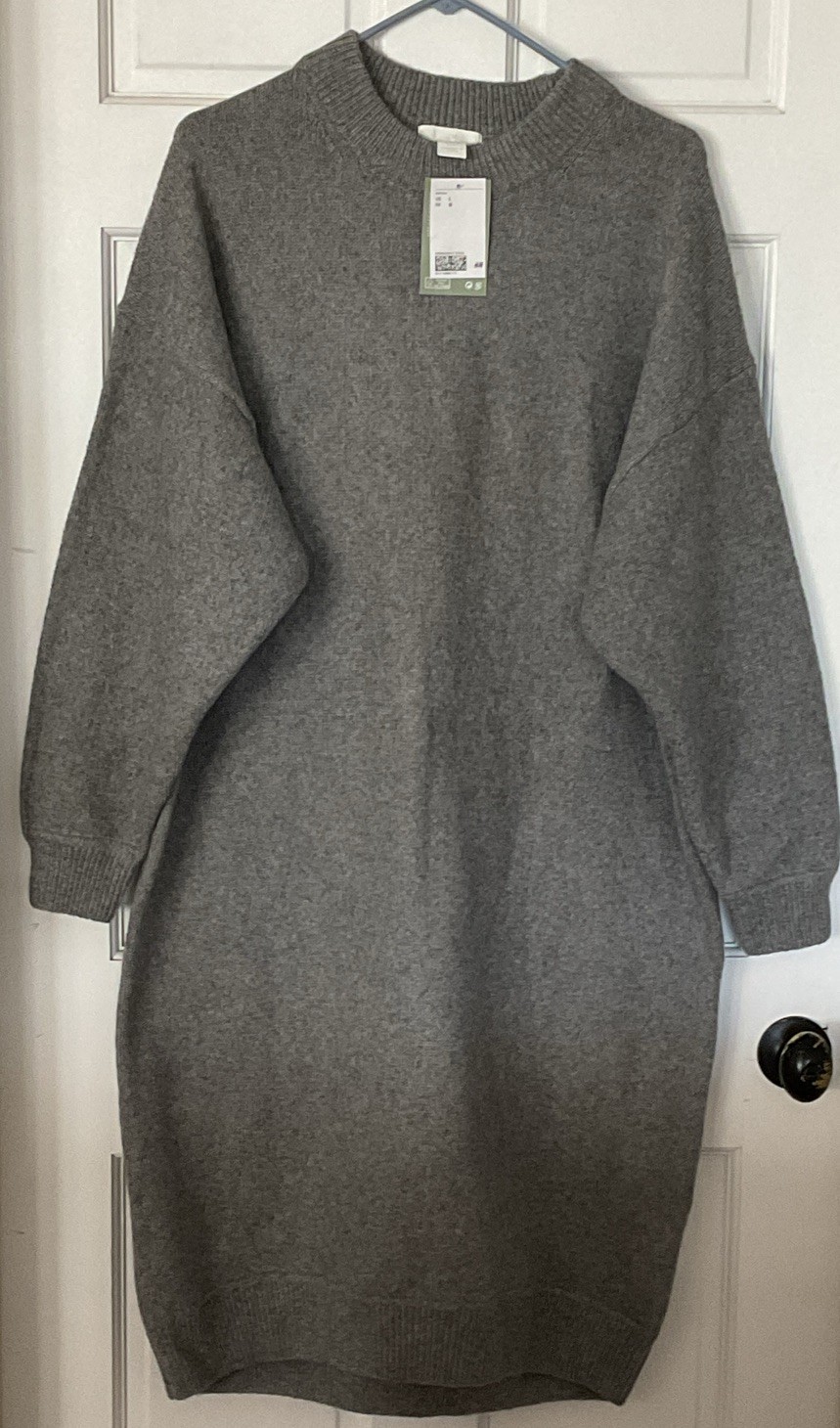 H&M Women’s L Gray Knit Ribbed Crew Neck Long Sleeve Knee Sweater Dress H&M Women’s L Gray Knit Ribbed Crew Neck Long Sleeve Knee Sweater Dress