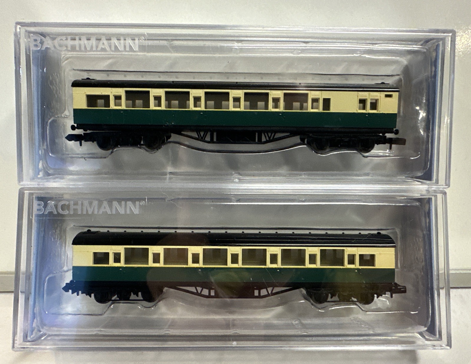 Bachmann N Scale Thomas & Friends Gordon\'s Express Composite & Brake Coach Set
