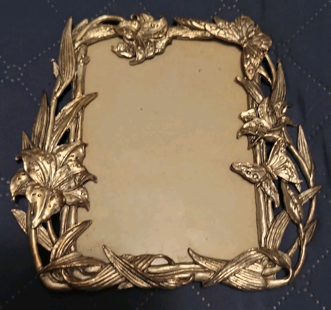 Vintage 1998 Signed Arthur Court Butterfly & Lilly Aluminum Floral Picture Frame Vintage 1998 Signed Arthur Court Butterfly & Lilly Aluminum Floral Picture Frame