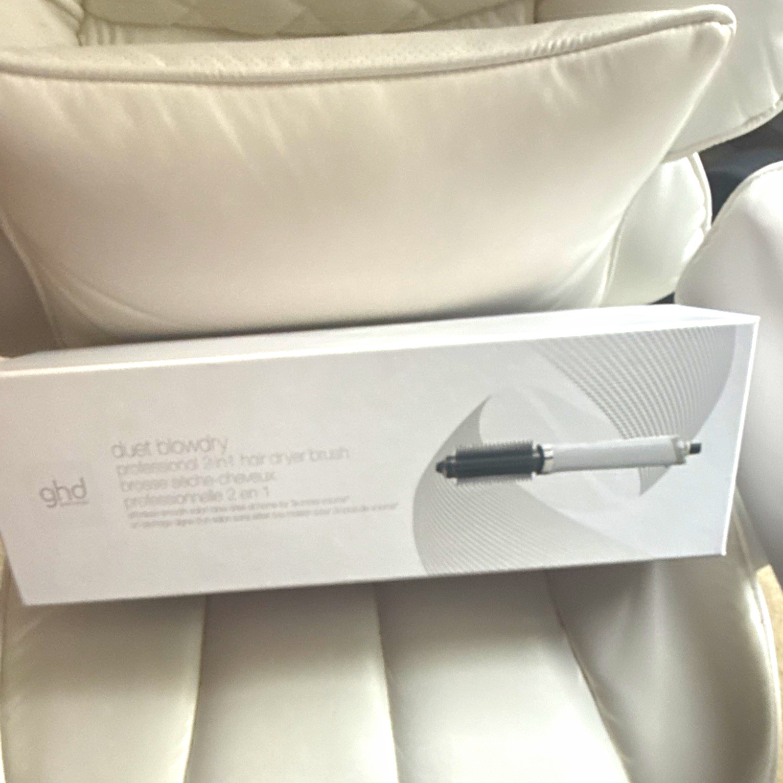 ghd Duet Blowdry 2-in-1 Hot Air Brush 1.5in Ceramic White w/ Case ghd Duet Blowdry 2-in-1 Hot Air Brush 1.5in Ceramic White w/ Case