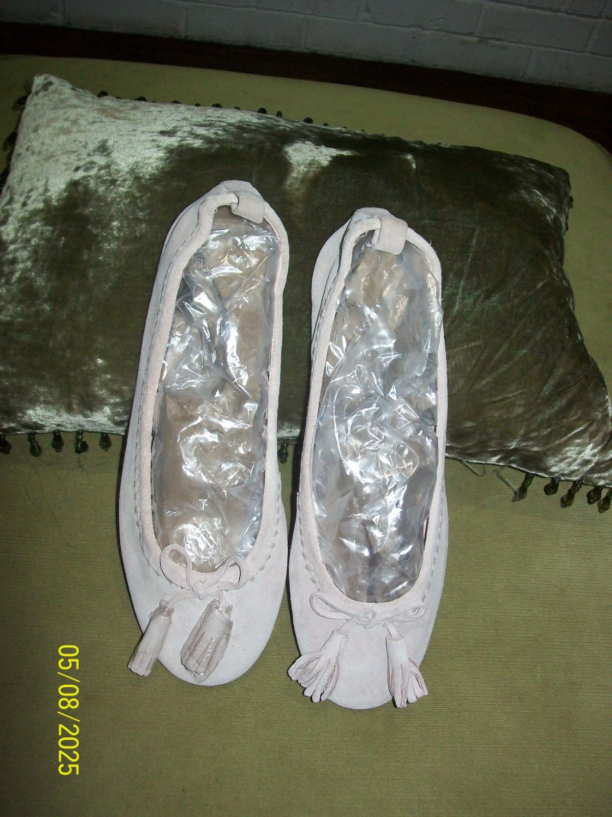 GAP  Vtg Dead-stock 2005 PINK  GAP  Suede Skimmer/Moccasins W/ Tassel 9M NWOTAGs