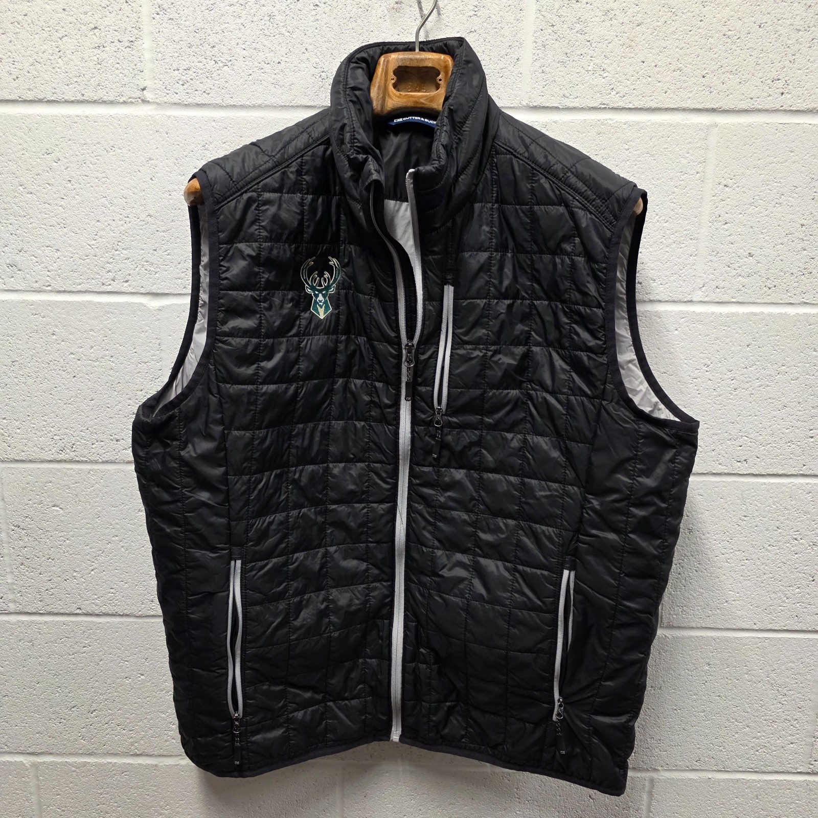 Milwaukee Bucks cutter buck vest Cutter & Buck Charter Full-Zip Mens 24x32 XL Milwaukee Bucks cutter buck vest Cutter & Buck Charter Full-Zip Mens 24x32 XL