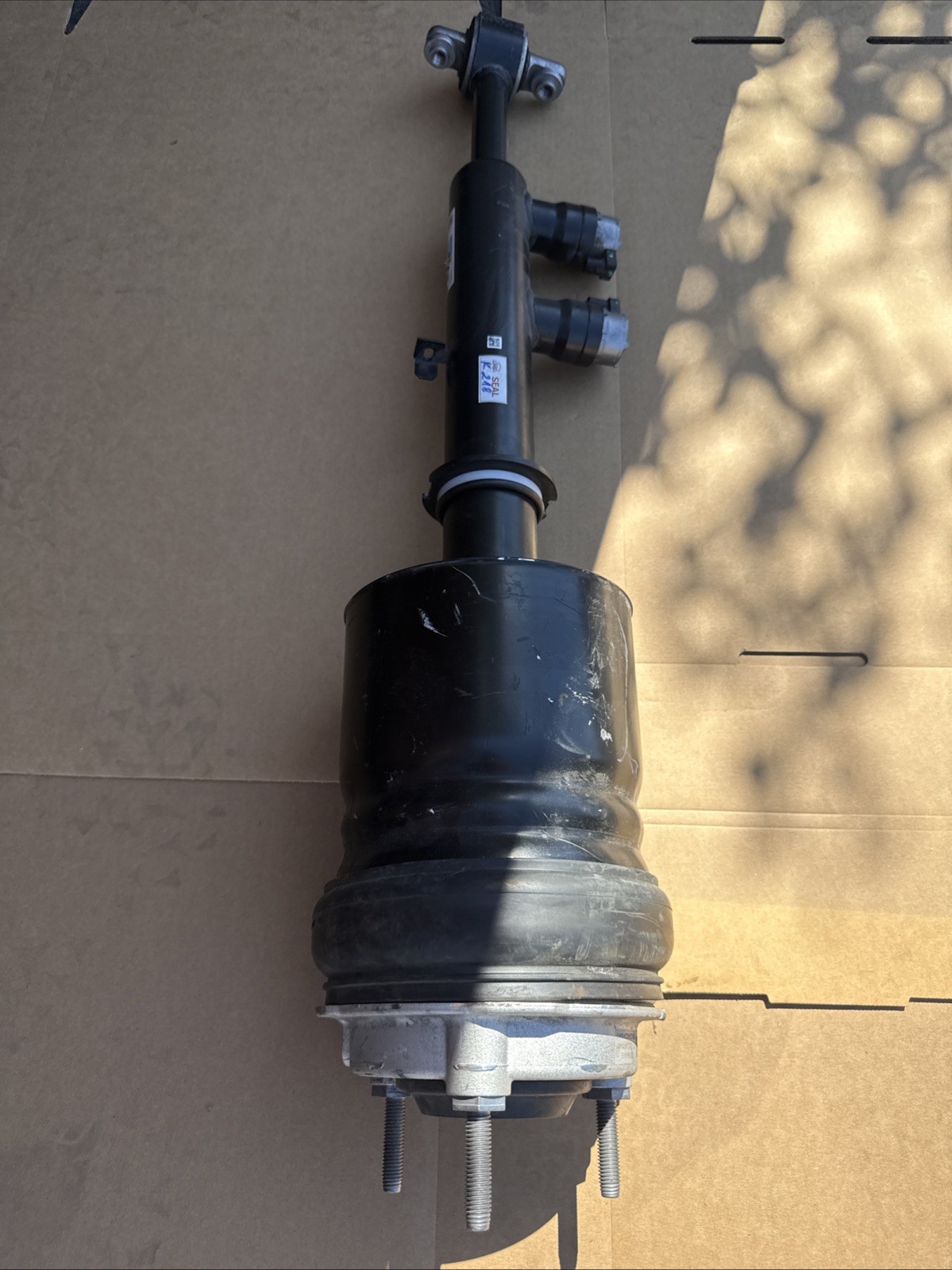 2024 -2026 TESLA CYBERTRUCK FRONT RIGHT SHOCK ABSORBER BILSTEIN OEM 125037600F 2024 -2026 TESLA CYBERTRUCK FRONT RIGHT SHOCK ABSORBER BILSTEIN OEM 125037600F