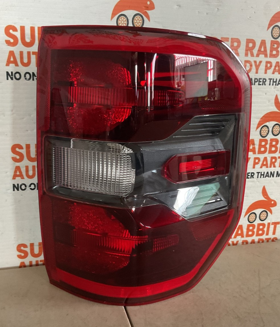 2025 2026 Ford Maverick Passenger Halogen Tail Light GOOD✅ OEM SZ6B-13404-BA
