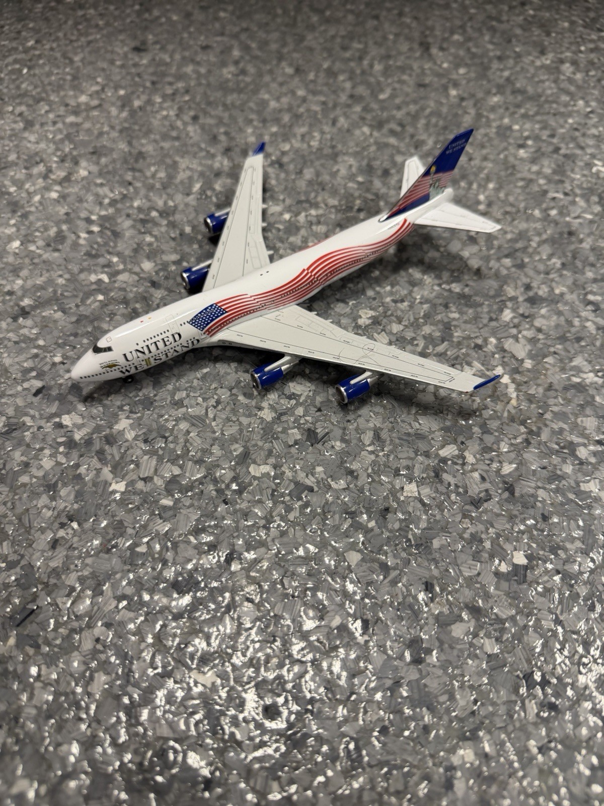 GeminiJets 1:400 Boeing 747-400 United We Stand Fantasy Livery No Box