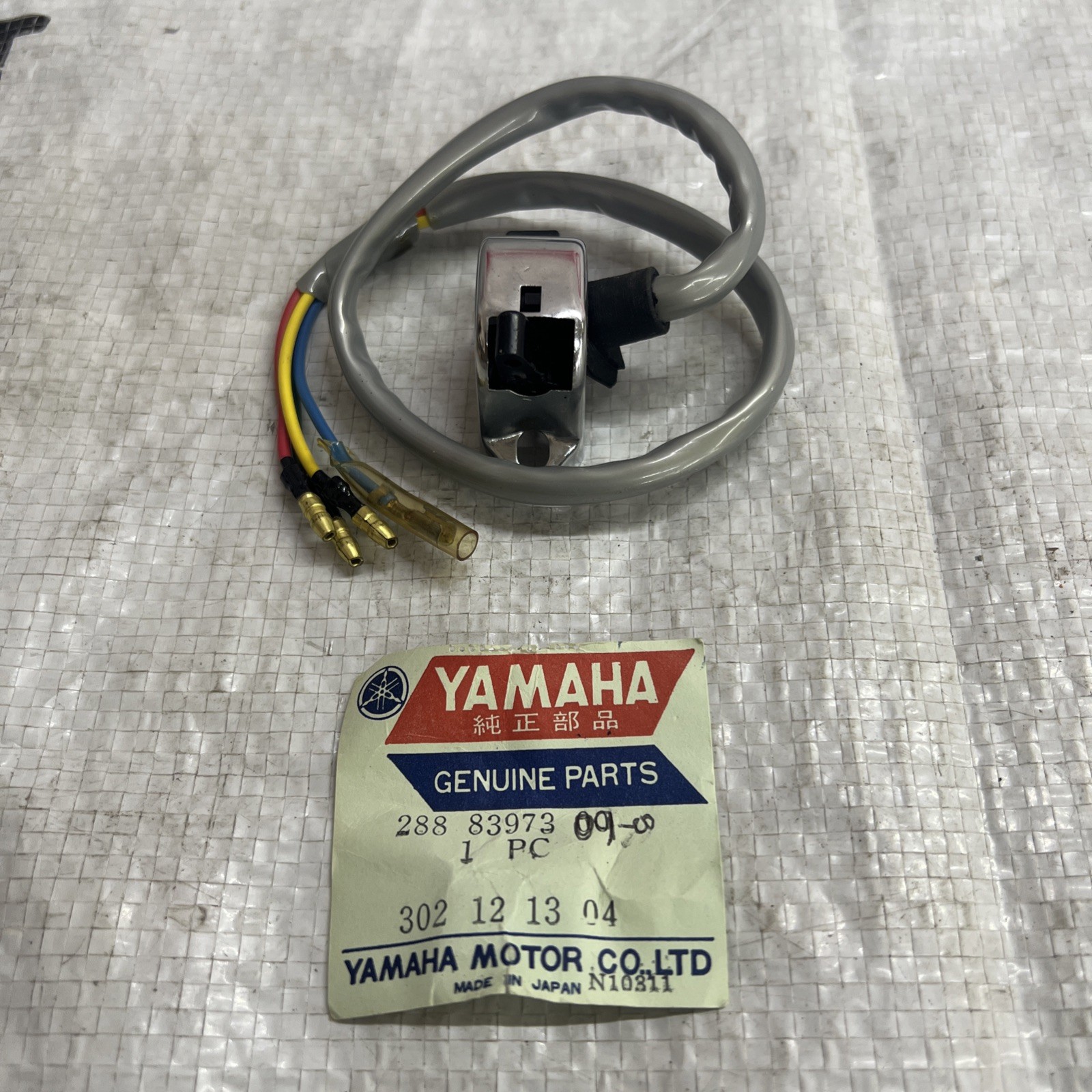 New Yamaha Genuine Part OEM Handlebar Light Switch Assembly 288-83973-09 New Yamaha Genuine Part OEM Handlebar Light Switch Assembly 288-83973-09