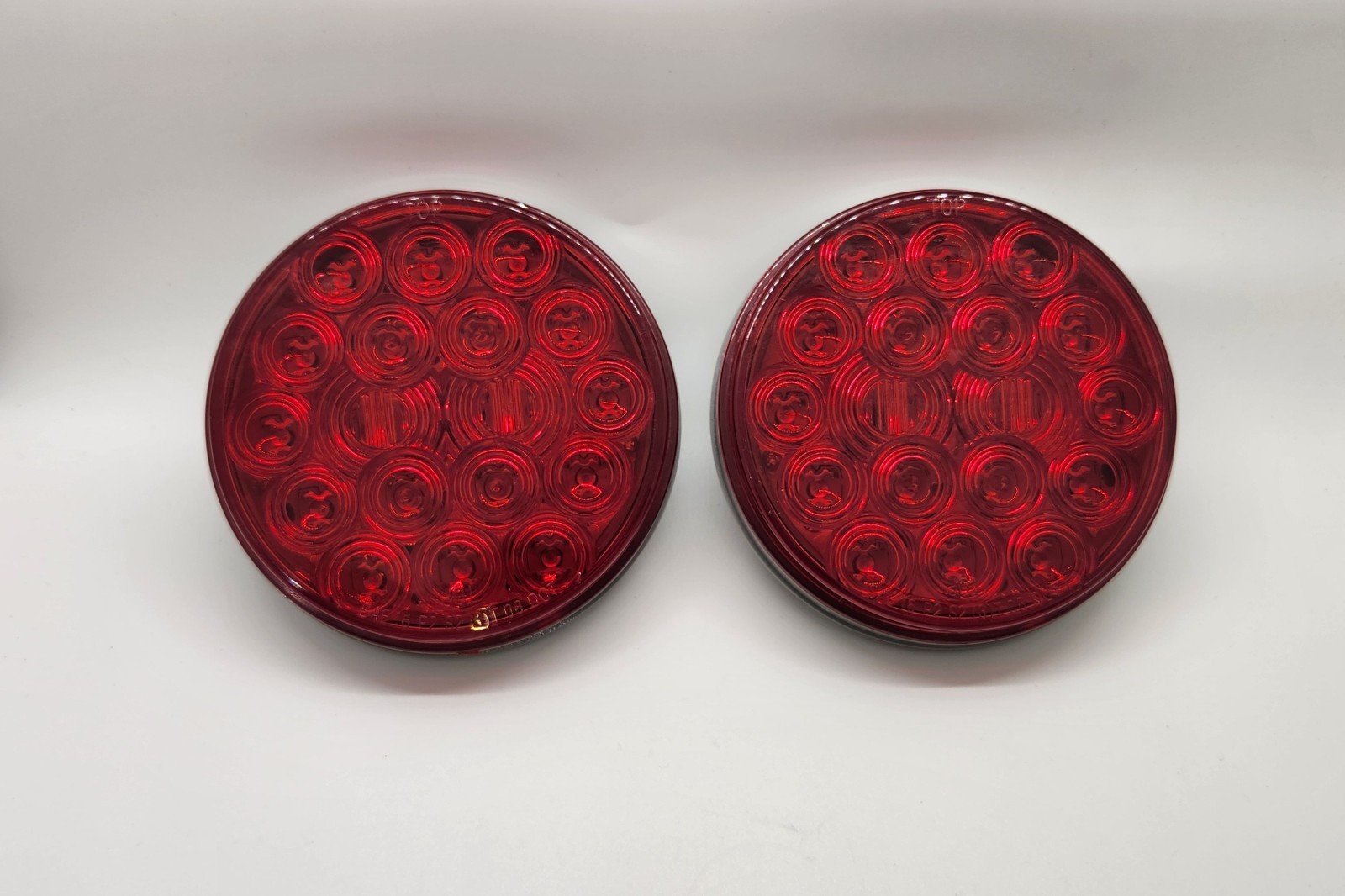 B9016R LAMP-STOP/TURN/TAIL LAMP, RED LED 4 INCH 12V 18, Pair B9016R LAMP-STOP/TURN/TAIL LAMP, RED LED 4 INCH 12V 18, Pair