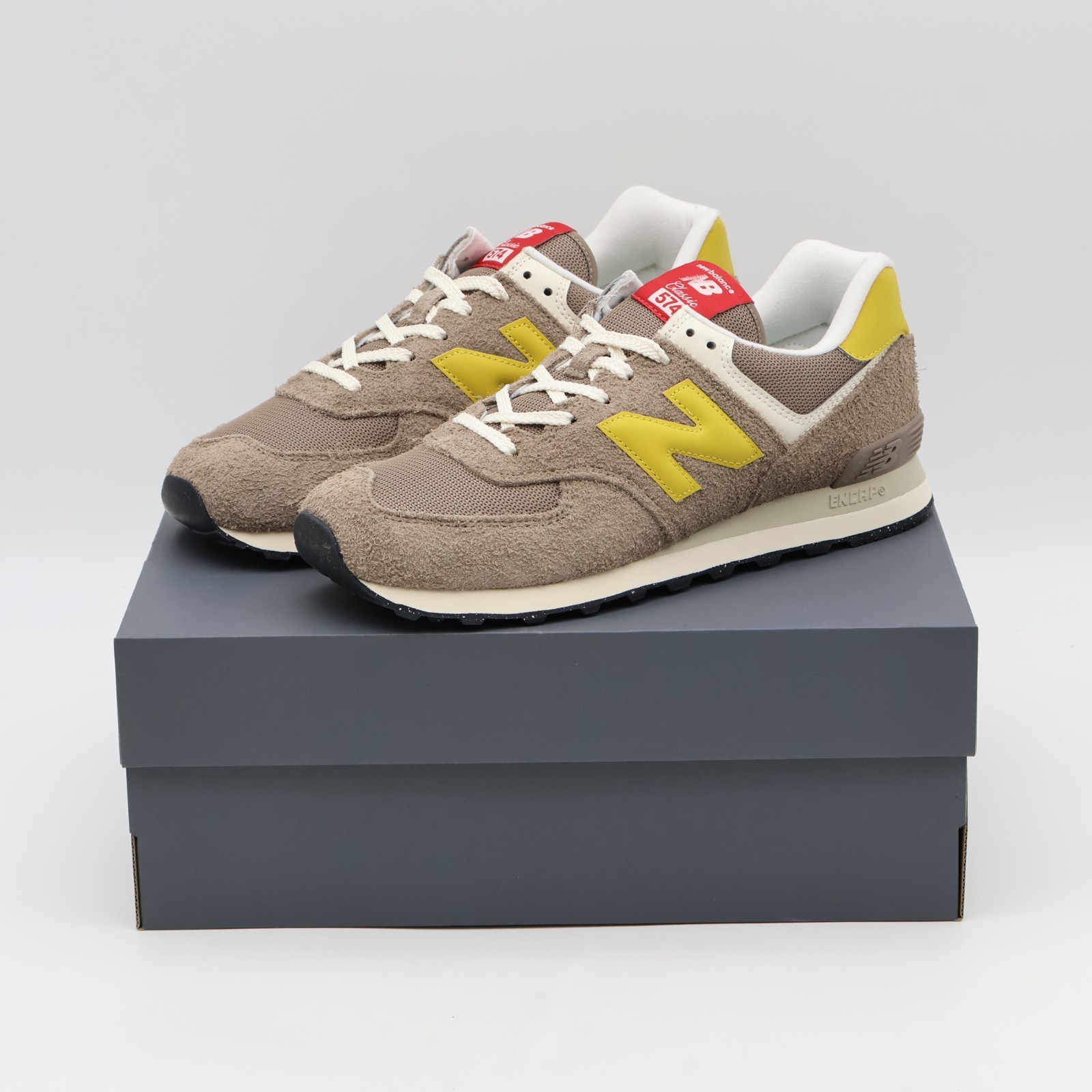 U574BYW B:MING by BEAMS Exclusive New Balance 574 Mushroom (Men\'s)