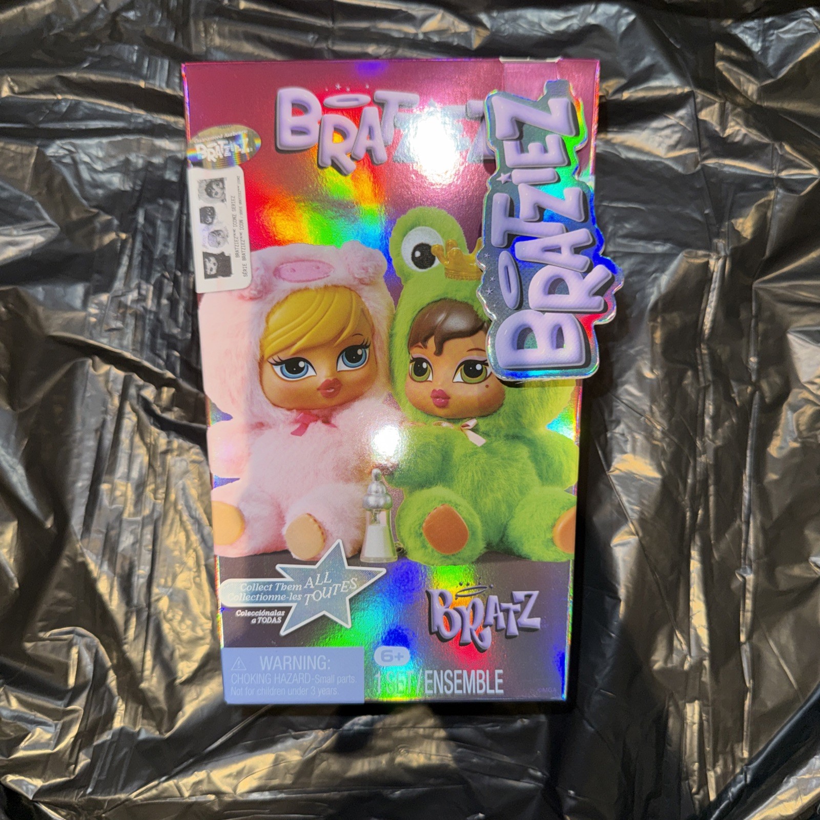 Bratz Bratziez Bratzies Iconz Series Plush Blind Box w/ Charm Clip and Accessory Bratz Bratziez Bratzies Iconz Series Plush Blind Box w/ Charm Clip and Accessory