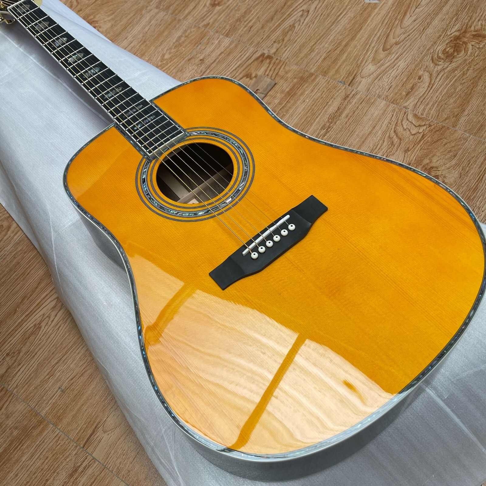 Yellow Solid Spruce 41 Inch Rosewood Body Acoustic Guitar Ebony Fingerboard Yellow Solid Spruce 41 Inch Rosewood Body Acoustic Guitar Ebony Fingerboard