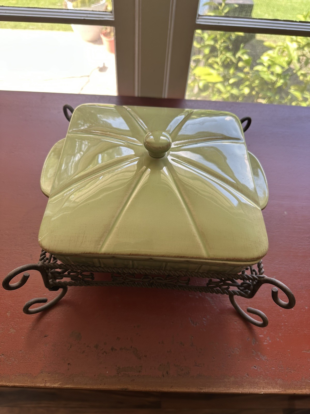Vintage Southern Living at Home Willow House ￼casserole Dish With Iron
