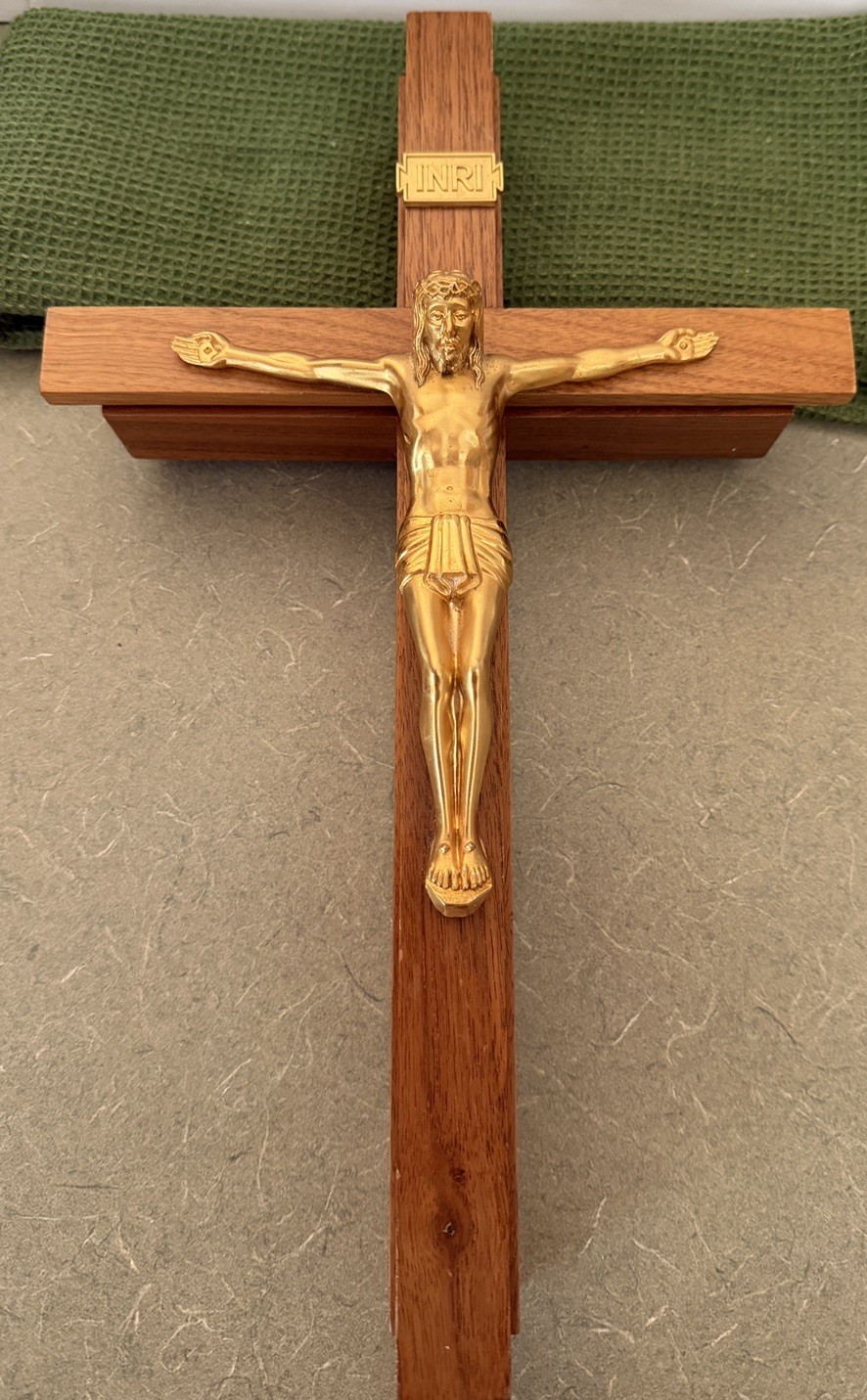 Vintage McVan Inc. Walnut Catholic sick call Crucifix Set 1950-60 NEW Vintage McVan Inc. Walnut Catholic sick call Crucifix Set 1950-60 NEW