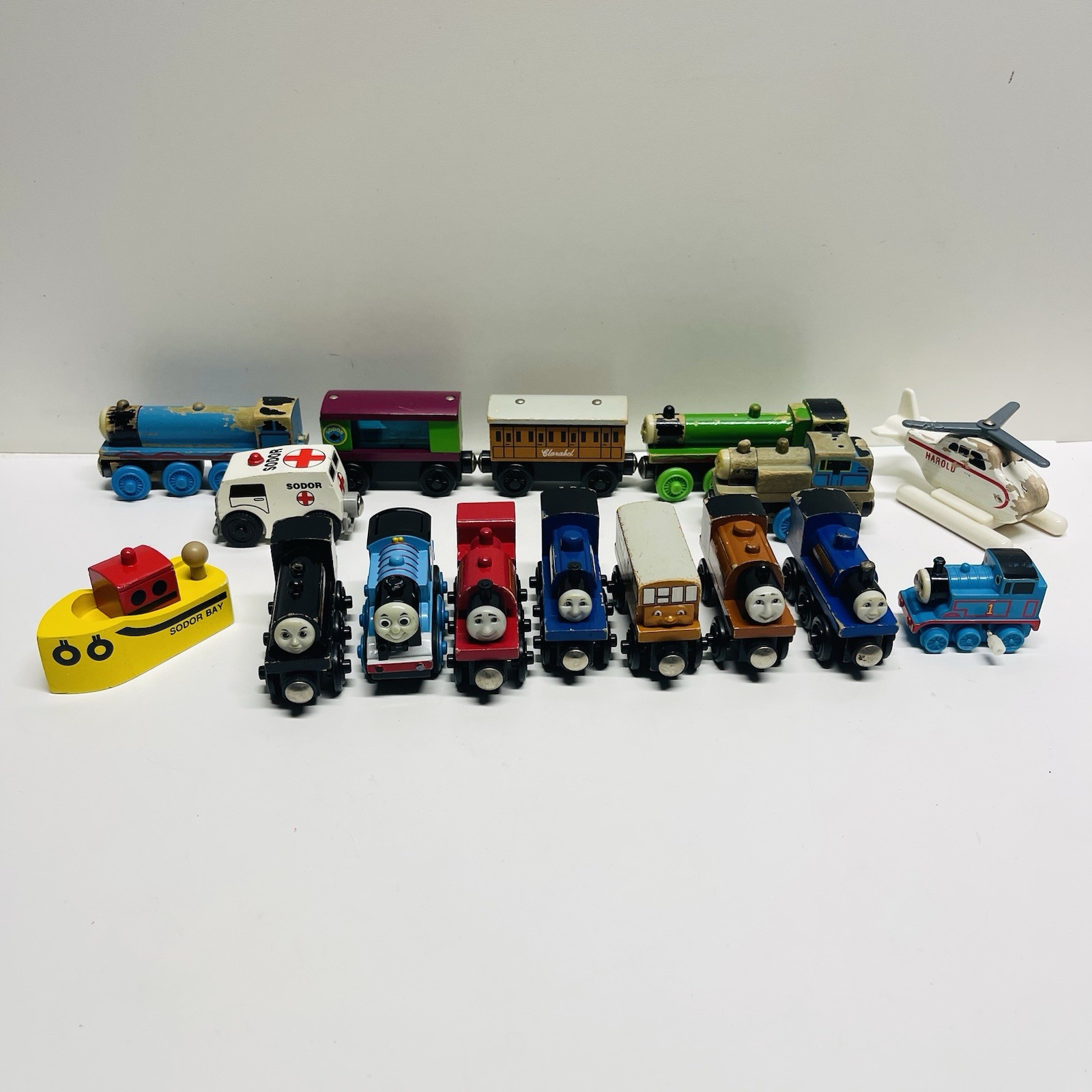 Thomas and Friends Wooden Railway Train Large Lot Of 13 Harold Duke Aquarium Car