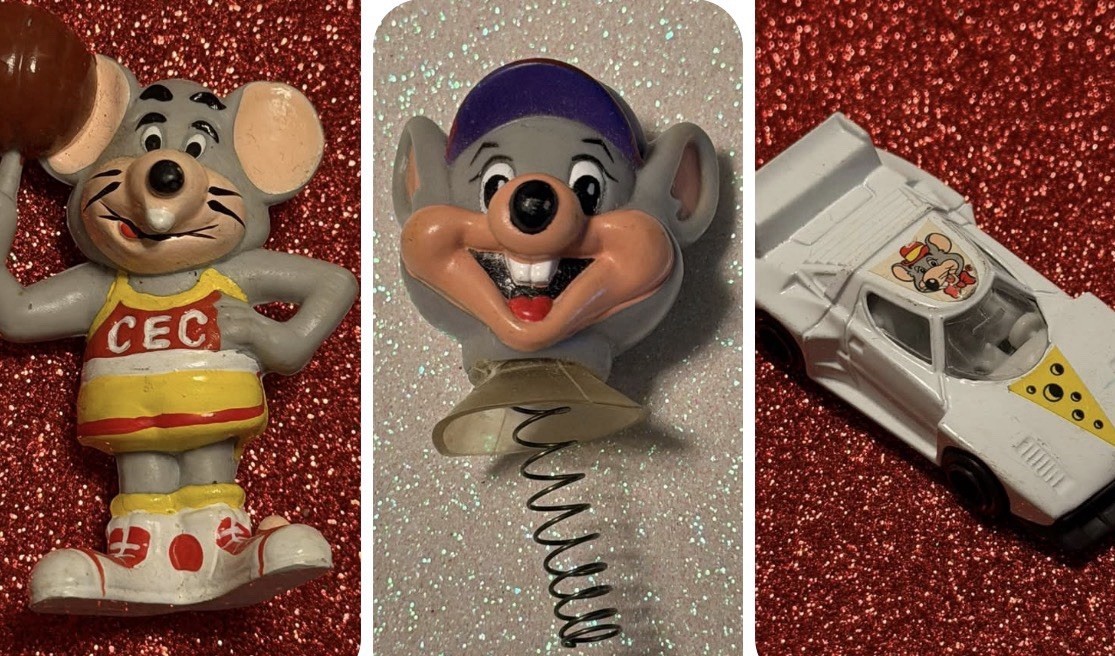 VINTAGE CHUCK E CHEESE PVC FIGURE 1986 - CEC CAR - CHUCK E CHEESE TOY LOT *READ