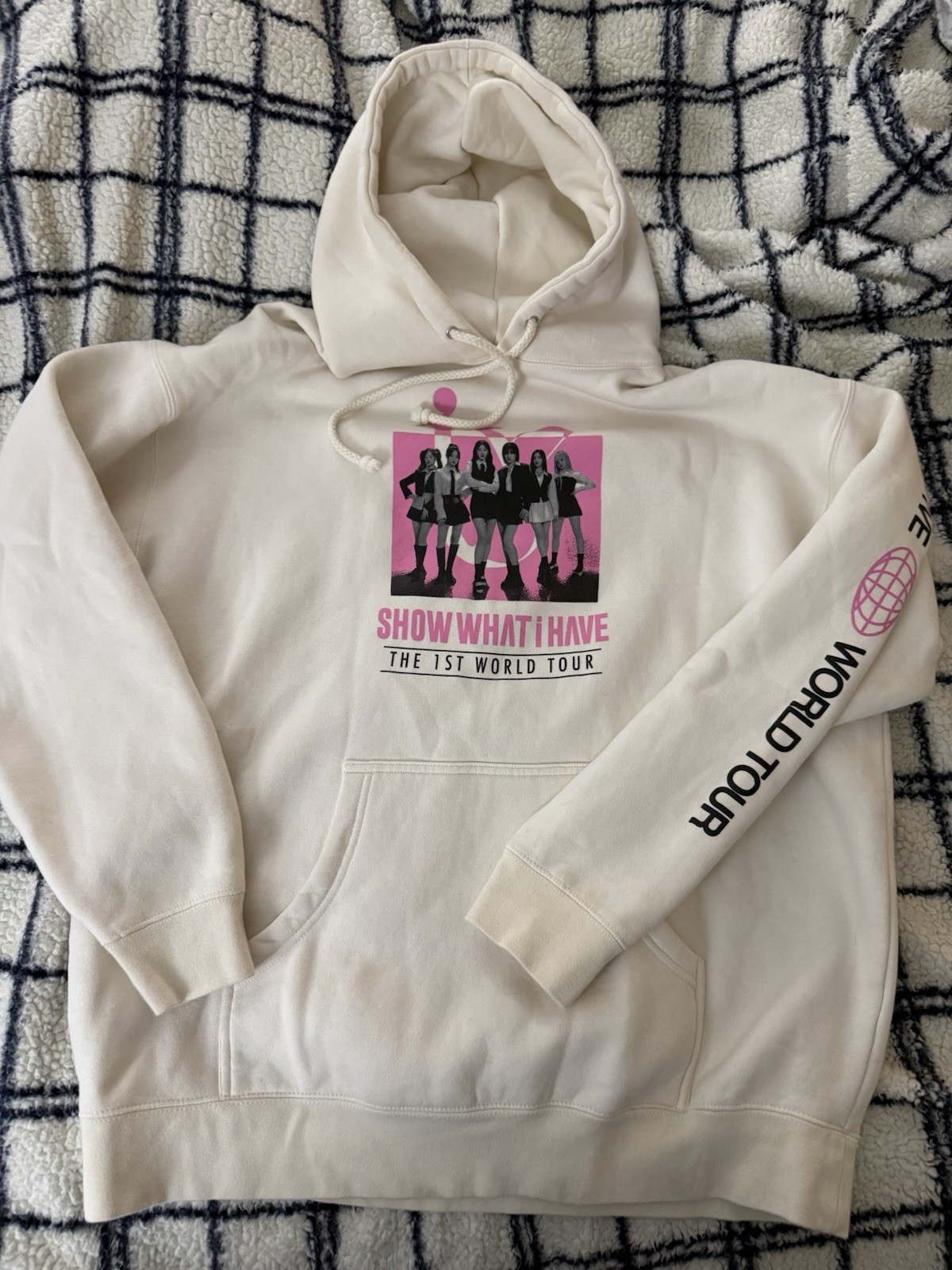IVE 1st World Tour \ IVE 1st World Tour \