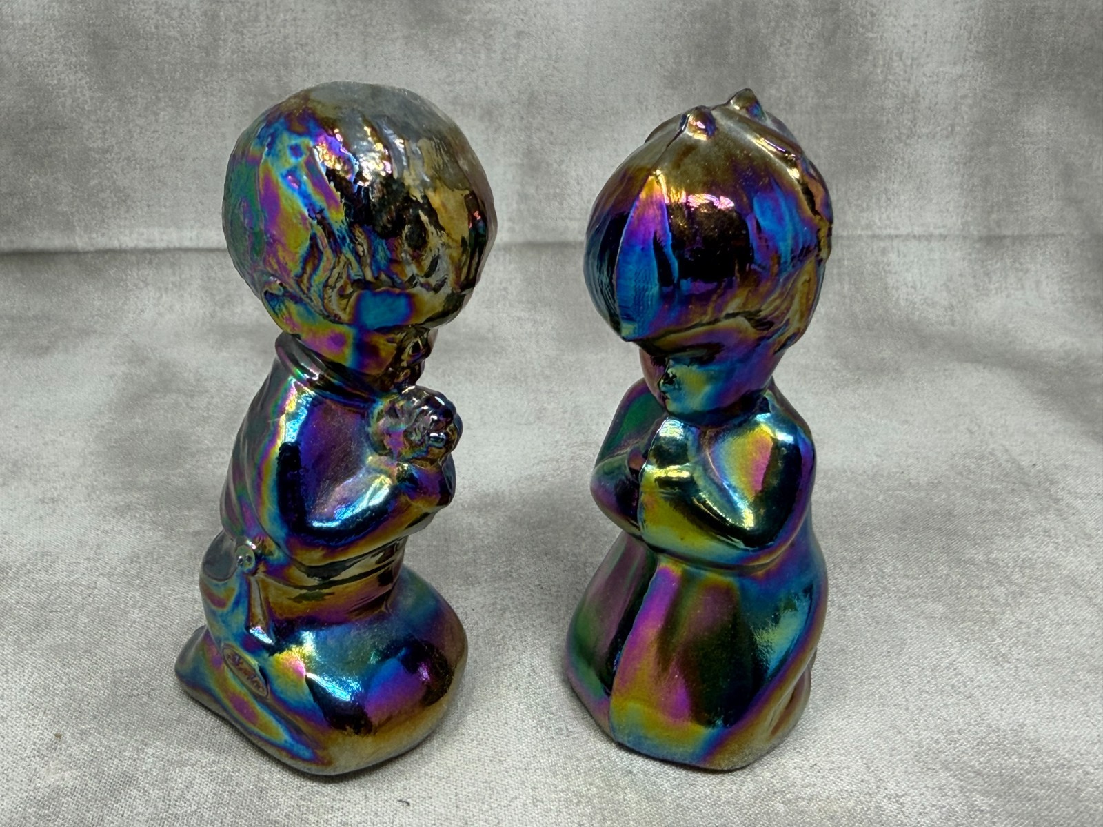 Vintage Fenton Amethyst Carnival Glass Praying Boy Girl Figurines Pair 3.75\