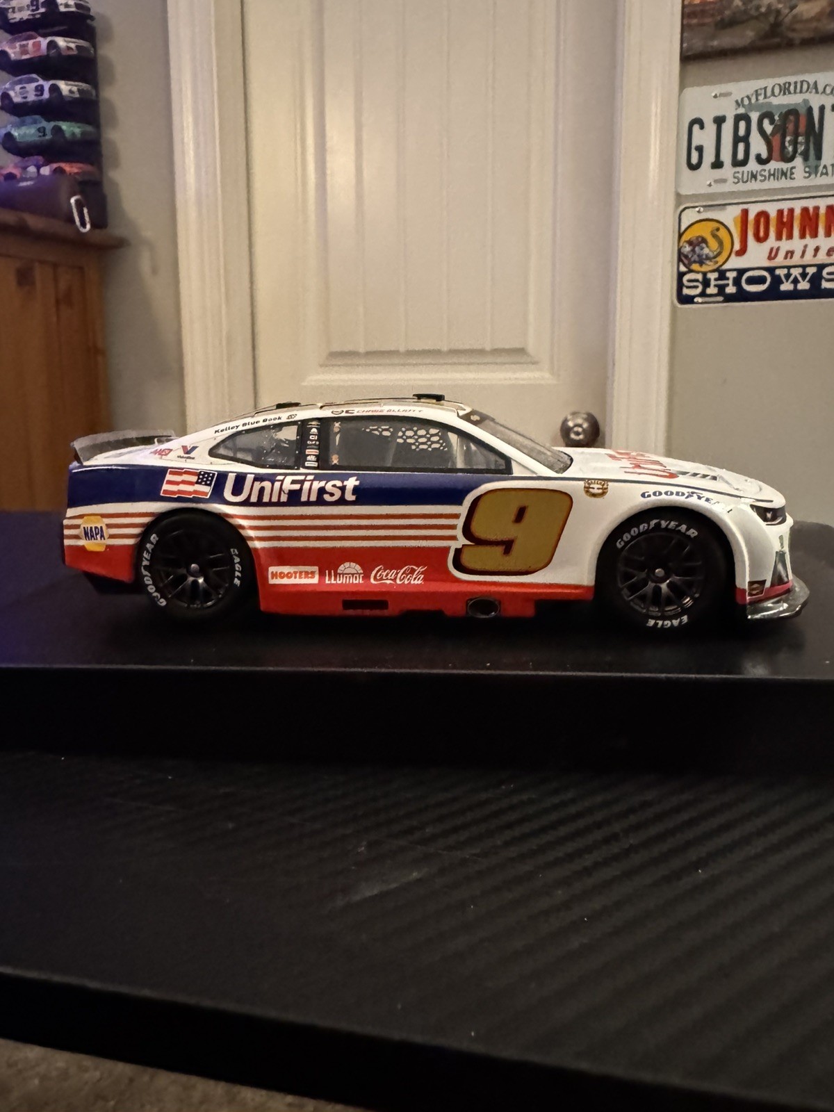 Chase Elliott 2024 Lionel Racing #9 UniFirst Darlington Throwback Camaro 1/24 Chase Elliott 2024 Lionel Racing #9 UniFirst Darlington Throwback Camaro 1/24