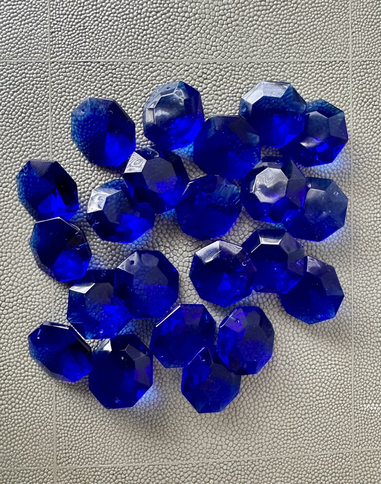 Lot Of 22 Old Italian Cobalt Blue Octagon Beads For Chandelier Or Sconces Lot Of 22 Old Italian Cobalt Blue Octagon Beads For Chandelier Or Sconces