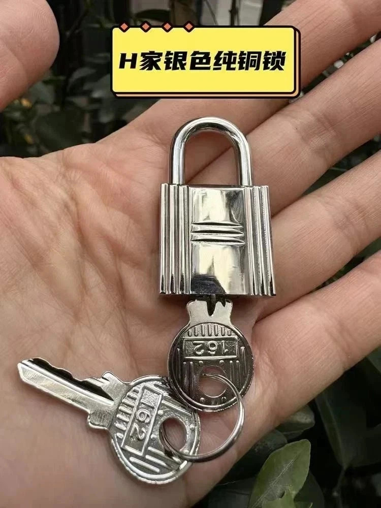 HERMES Cadena Set of Padlock Key Silver Charm Lock Decoration Keys France Locks