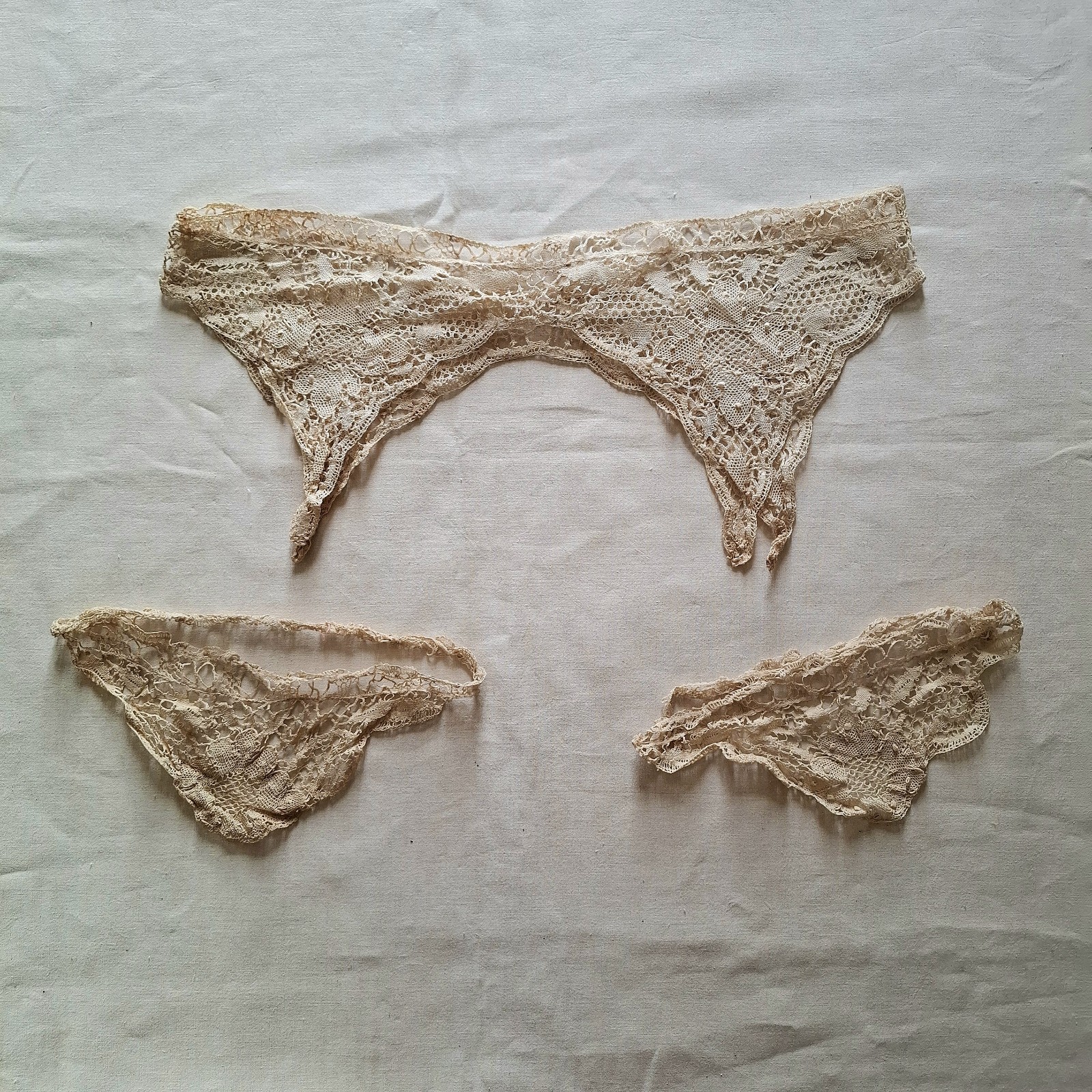Antique 1900s Lace Garter Set Edwardian Stocking Holders Ecru