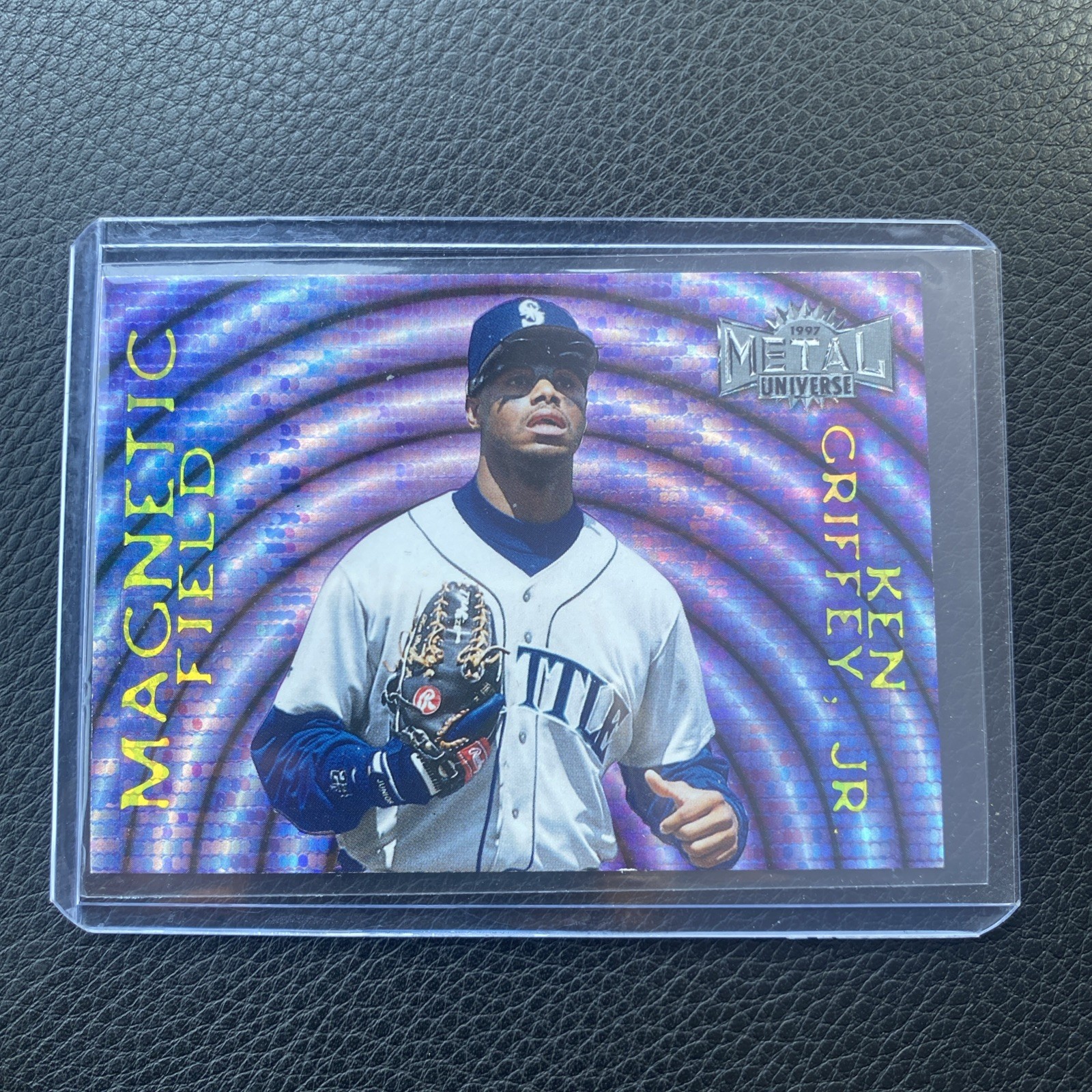 1997 Skybox Metal Universe - Magnetic Field Ken Griffey Jr #4 NM Mariners