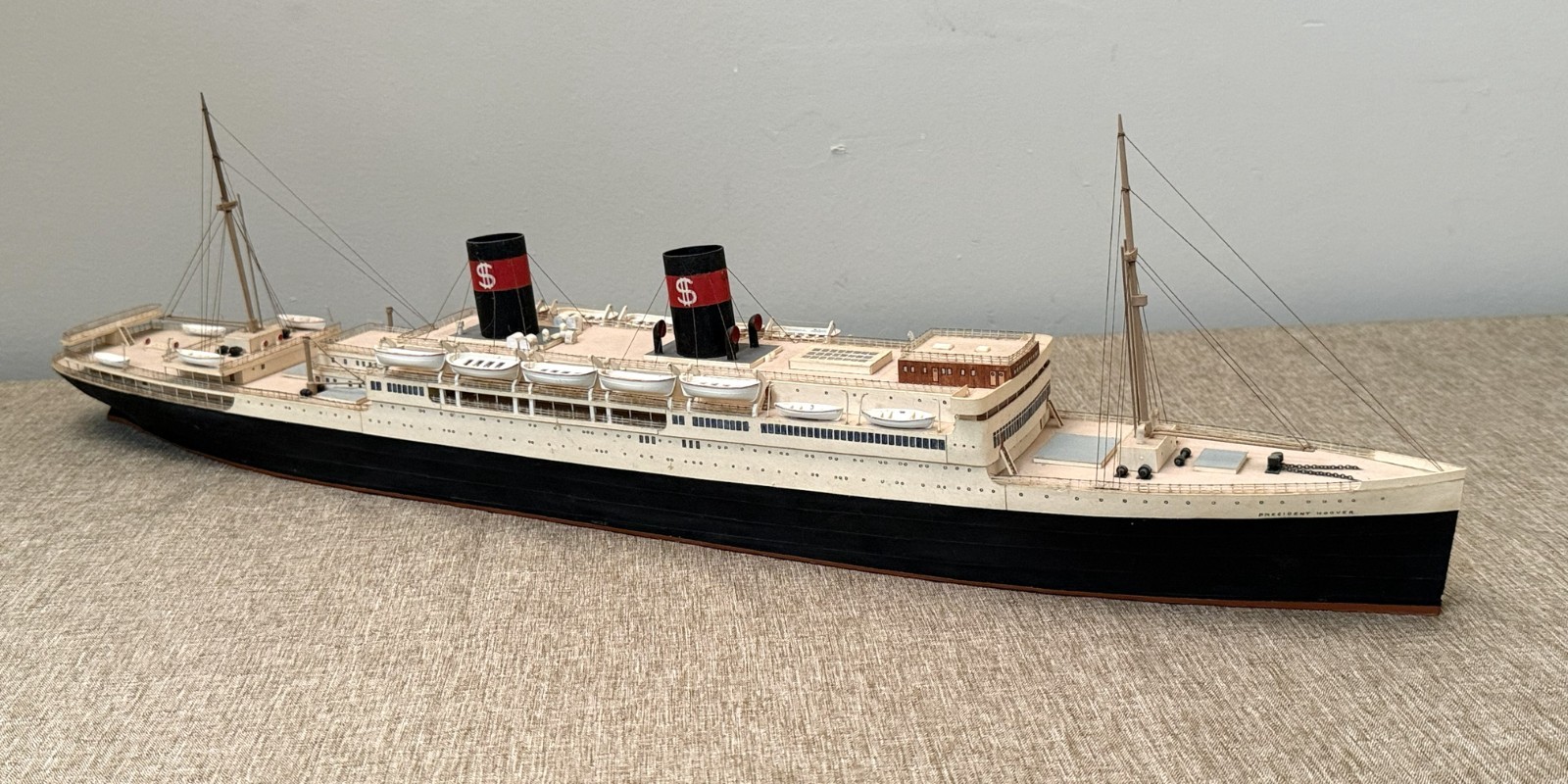 Custom Built Dollar Line PRESIDENT HOOVER Model - 1:300th Scale by Les Oursler