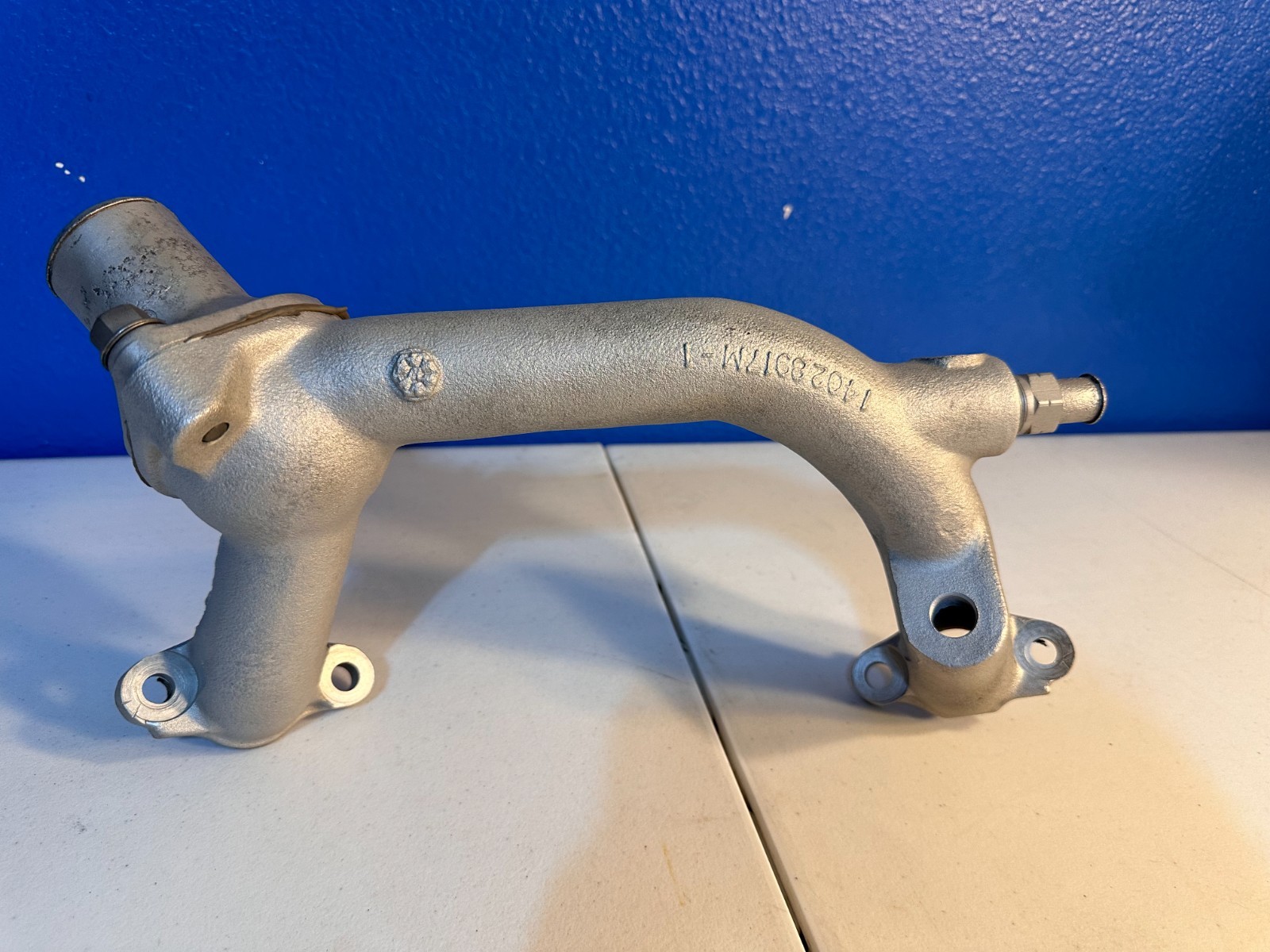 6.2 Diesel Coolant Crossover Pipe Nice Threads nice shape 82/93 Chevy 14028917 M 6.2 Diesel Coolant Crossover Pipe Nice Threads nice shape 82/93 Chevy 14028917 M