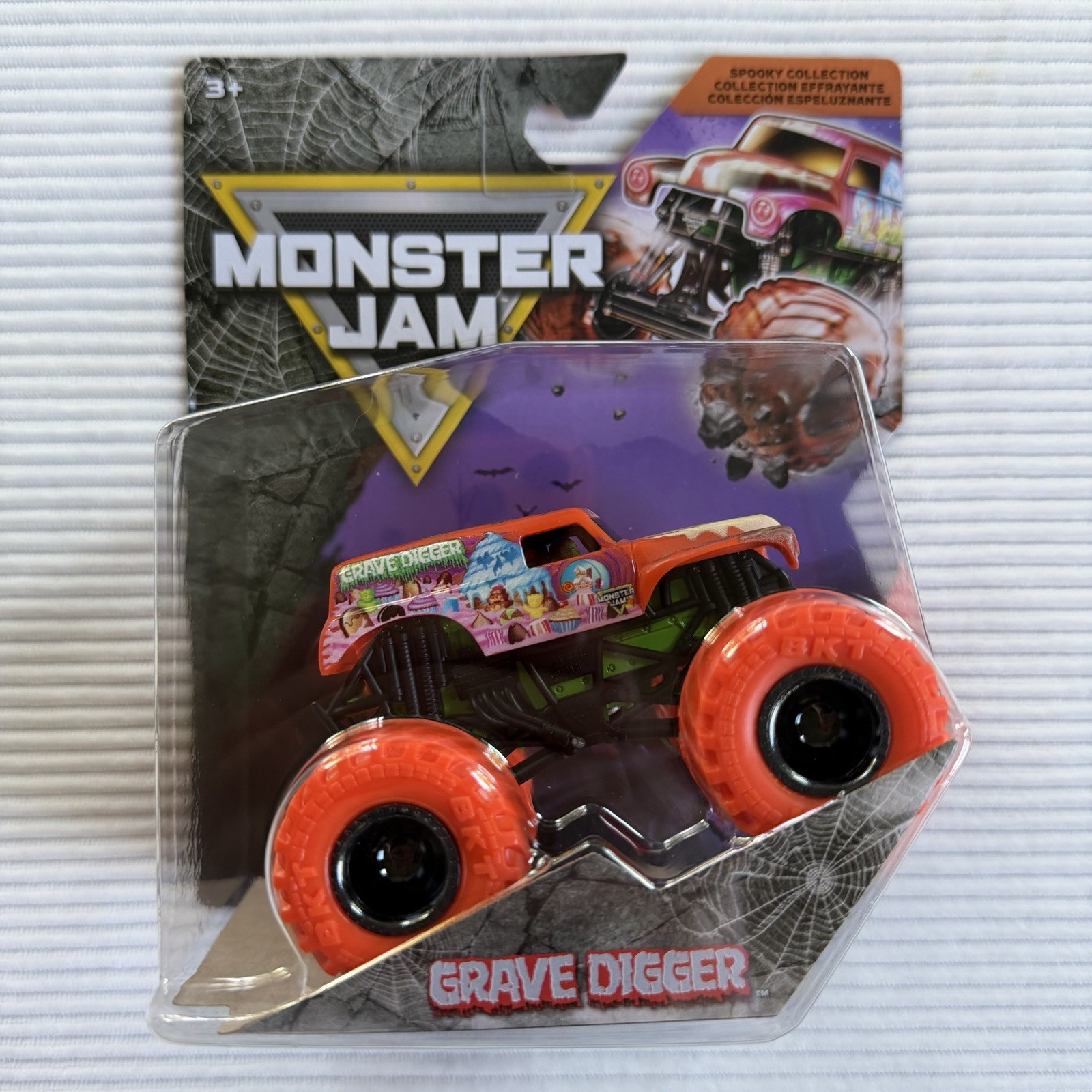 2026 Monster Jam Spooky Collection Grave Digger Halloween Monster Truck NIB