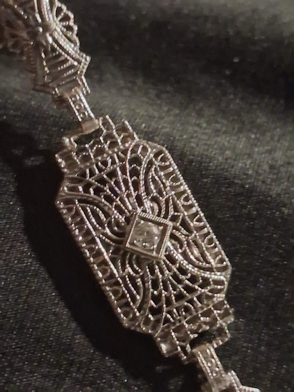 1920 Whte Gold Art Decor Filigree Diamond Brclt .5.7 Grms Natural Dmnd 6 In Lg 1920 Whte Gold Art Decor Filigree Diamond Brclt .5.7 Grms Natural Dmnd 6 In Lg