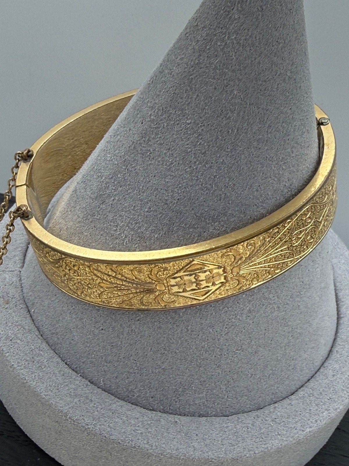 Vintage 12K Gold Filled Bliss Brothers Wide Hinged Bangle Bracelet 6.5\
