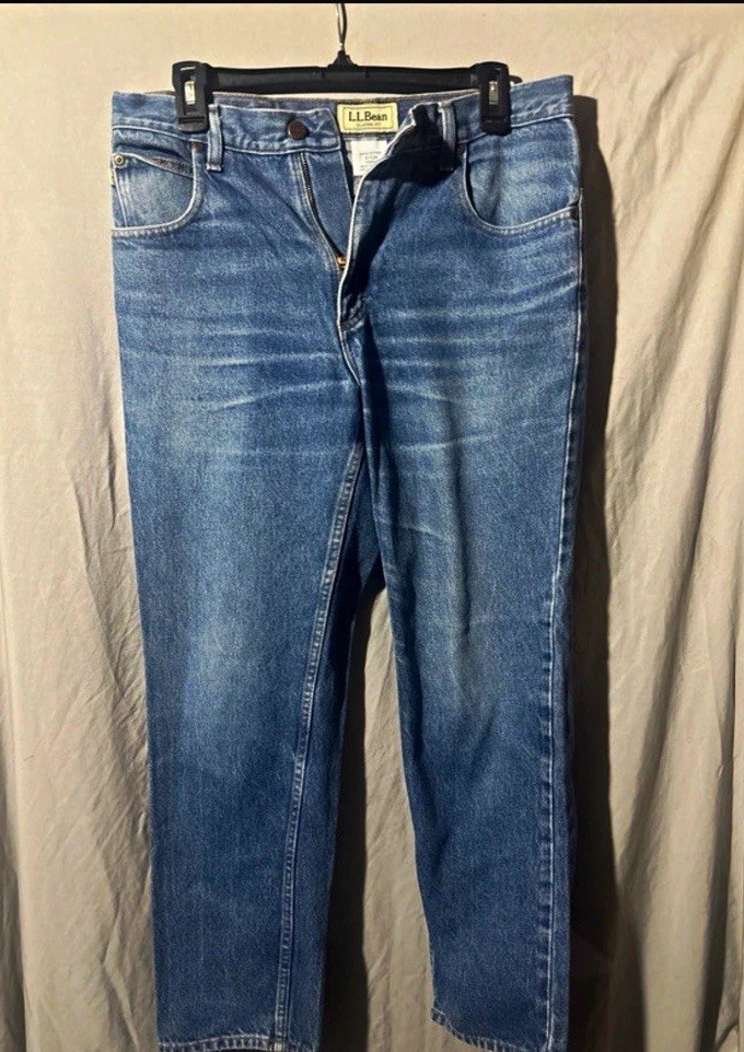 L.L.Bean Men\'s Classic Fit Straight Blue Denim Jeans Cotton Medium Wash