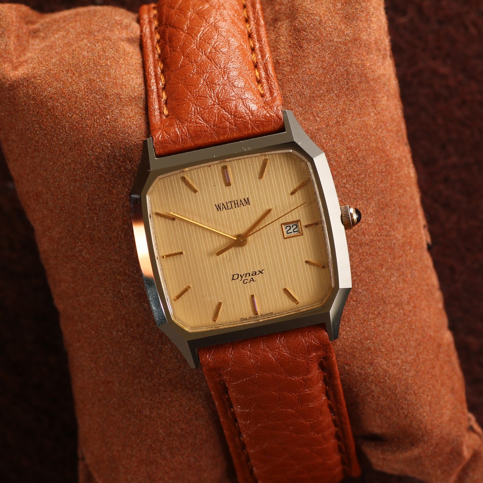 Vintage Waltham Dynax C.A. Swiss Quartz Mens Tank Watch - 1978