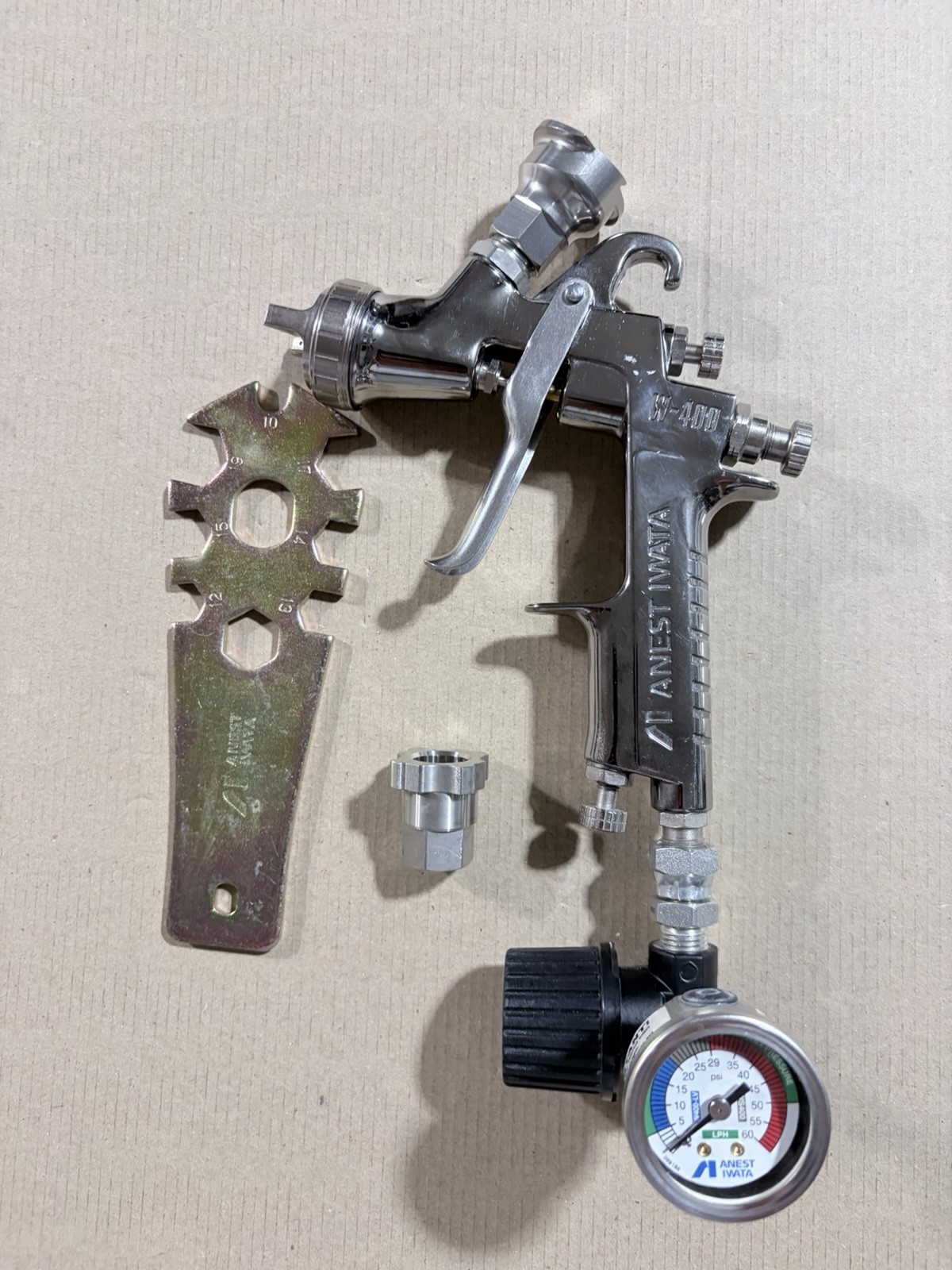 NEW Anest Iwata W-400 Spray Gun 1.3mm – Unused + Genuine Gauge & PPS Adapter