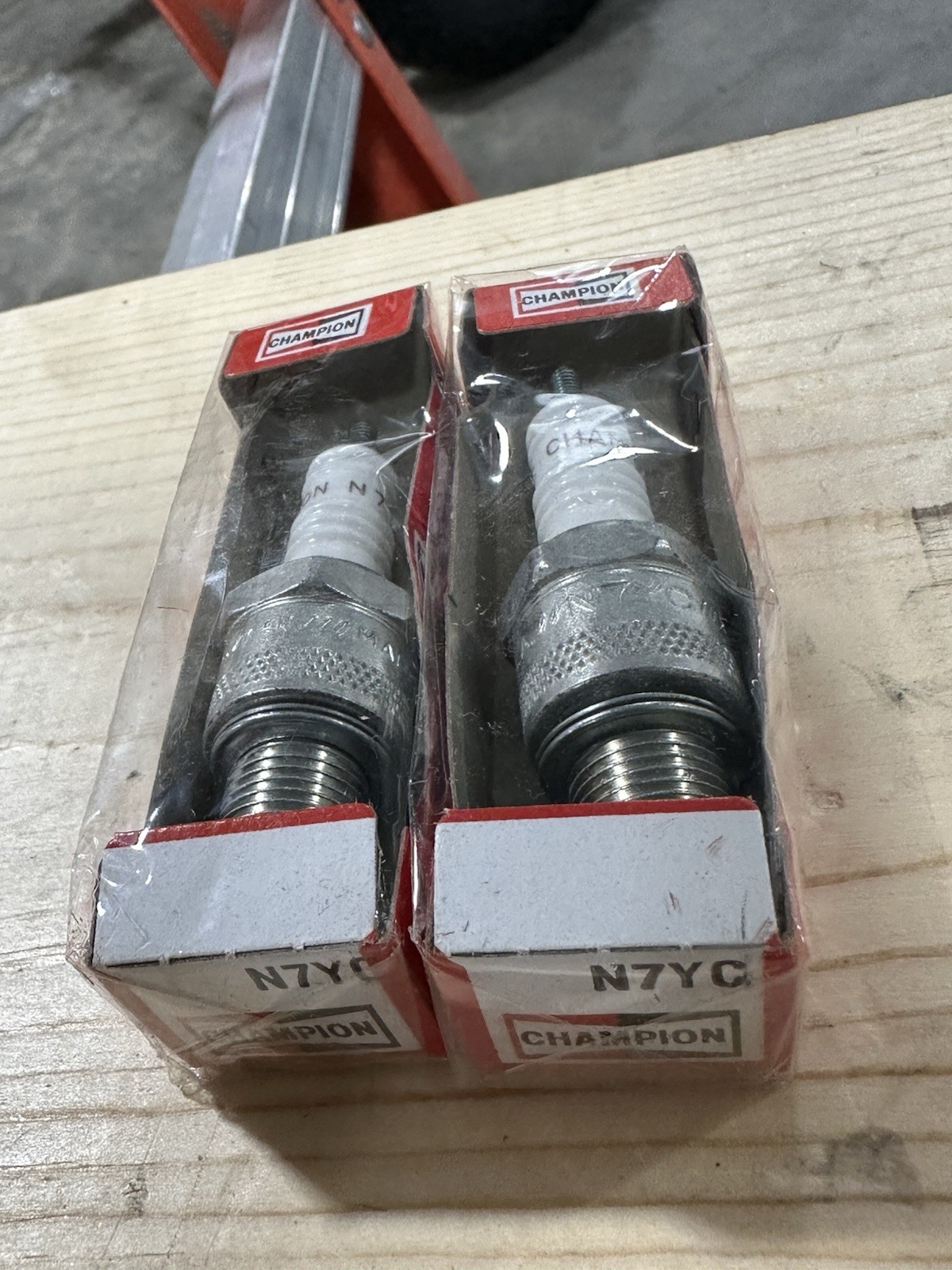 1967-77 Norton Commando 750 & 850, Two CHAMPION N7YC Copper Plus Spark Plugs