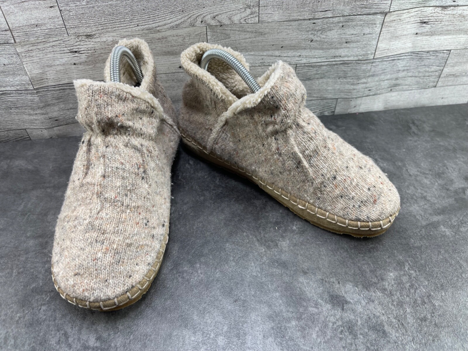 L. L. Bean Wicked Good Slippers Women 7 M Shoes Brown Shearling Moccasin SlipOn