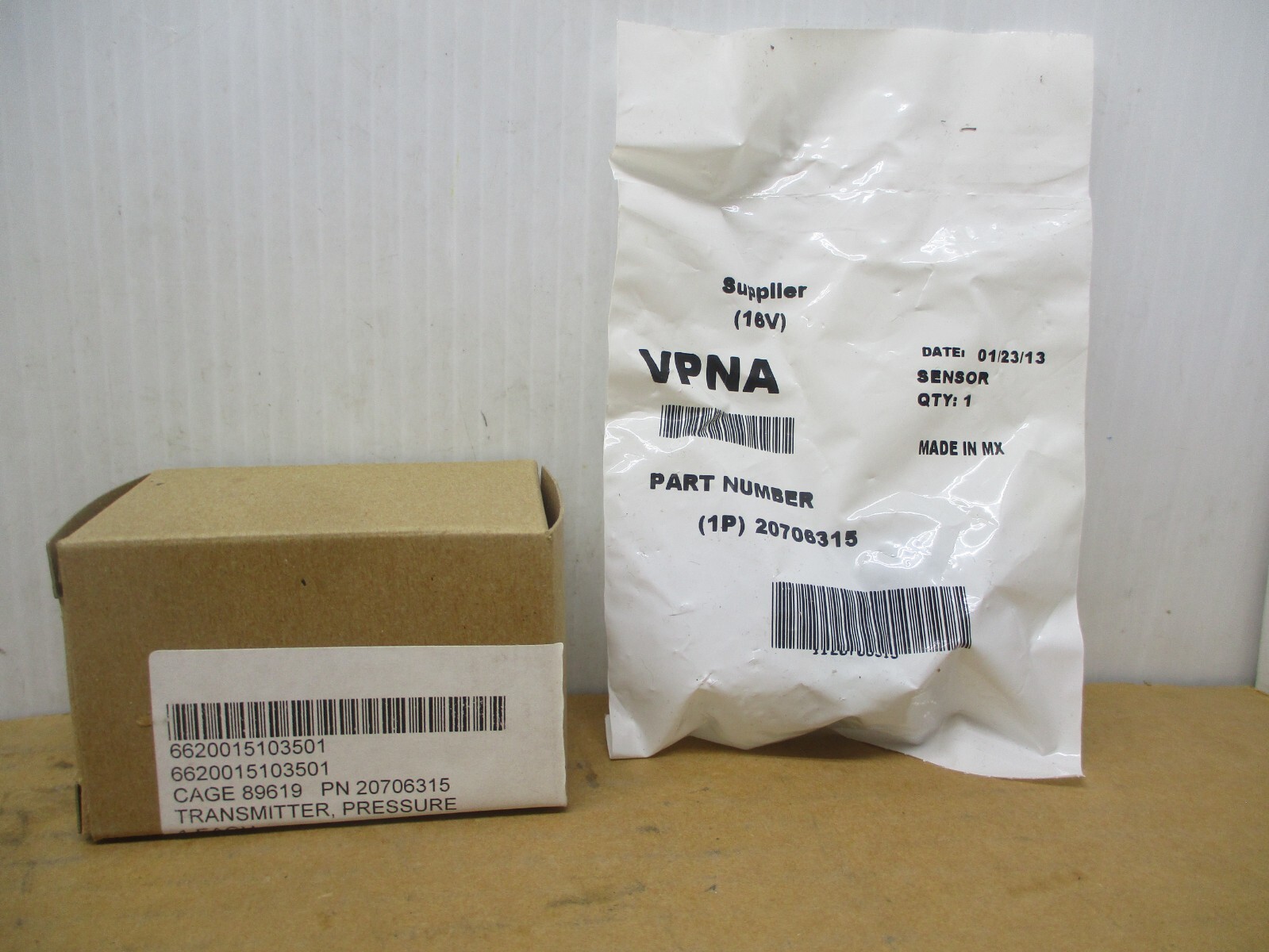 Volvo Mack New OEM Oil Pressure Sensor 20706315 Volvo Mack New OEM Oil Pressure Sensor 20706315