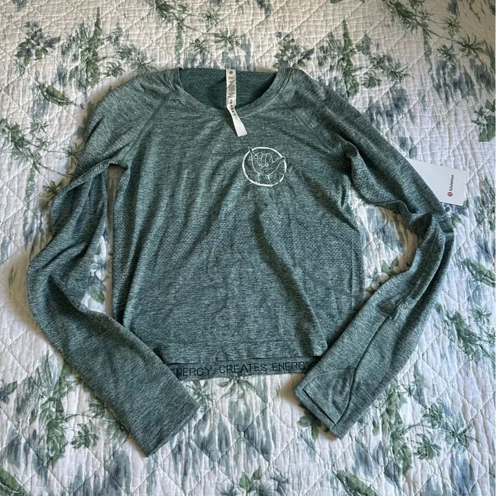 Lululemon Swiftly Tech 2.0 Long Sleeve Race Green Jasper / White Shaka Hawaii 6 Lululemon Swiftly Tech 2.0 Long Sleeve Race Green Jasper / White Shaka Hawaii 6