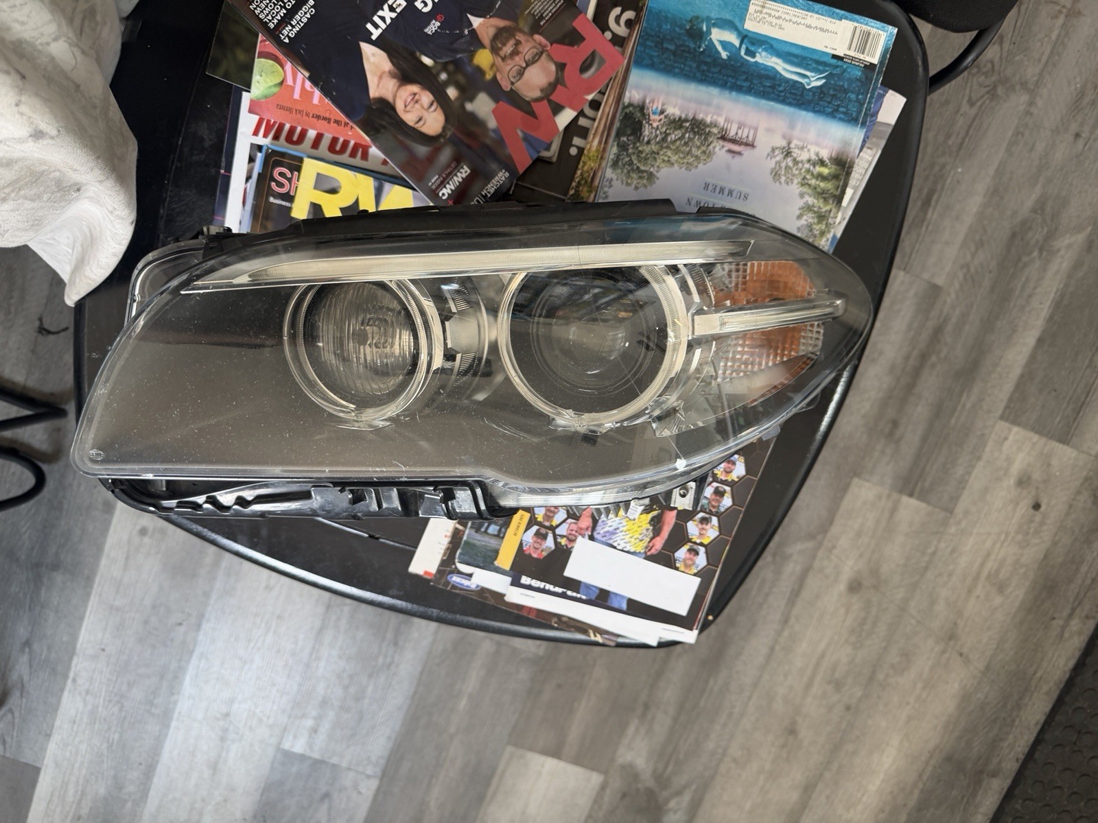 RH XENON 63117343906 HEADLAMP OEM 14-16 BMW 550I 528i 535i F10 Driver Side