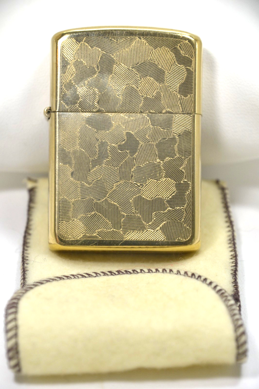 1950s Zippo 10K Gold Filled Shimmer Geometric RARE Pattern Full Size w/pouch 1950s Zippo 10K Gold Filled Shimmer Geometric RARE Pattern Full Size w/pouch